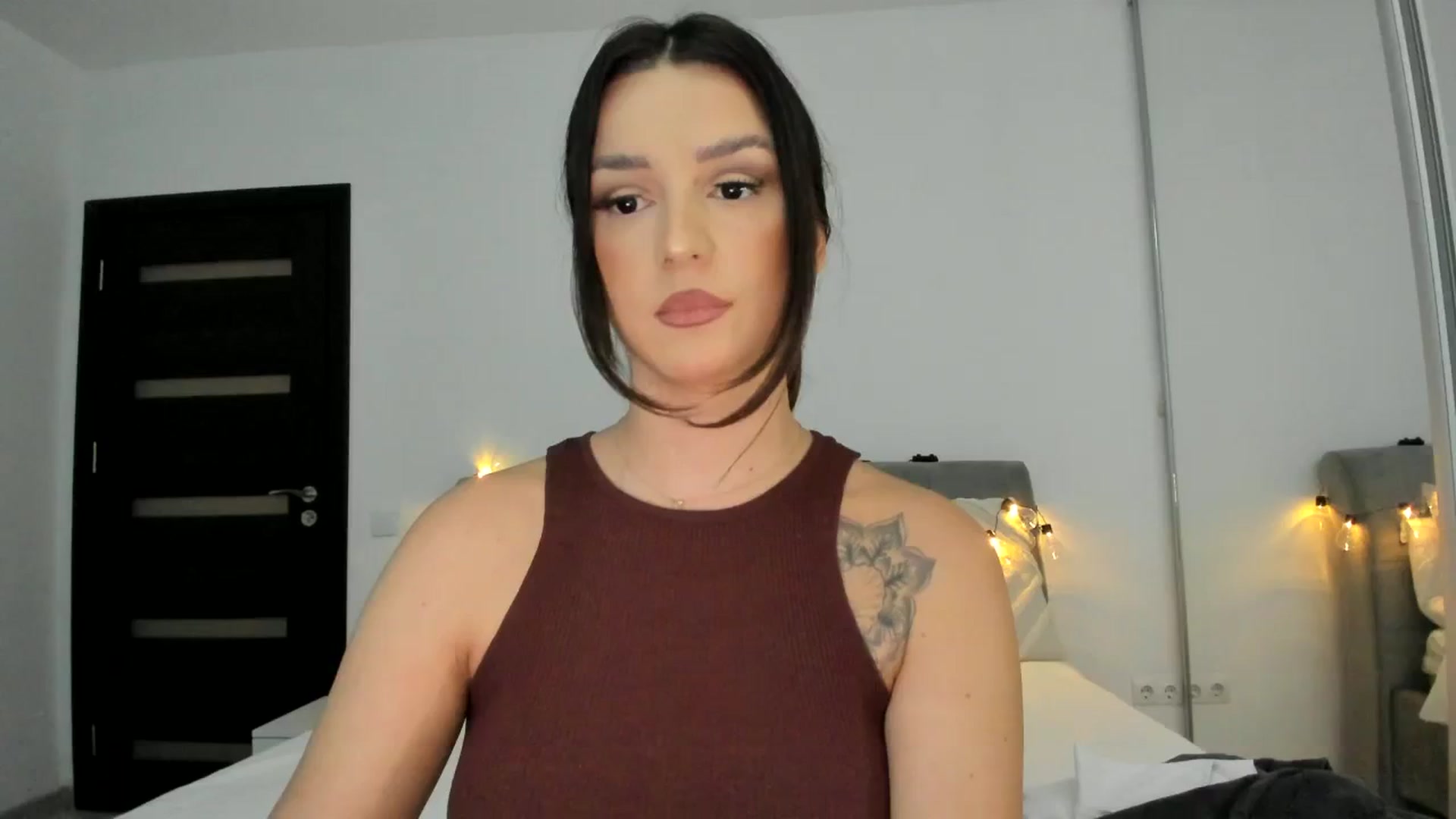 Gallery image thumbnail from Eve___'s myfreecams stream on, 12/06/2023, 15:44 image 17 of 20