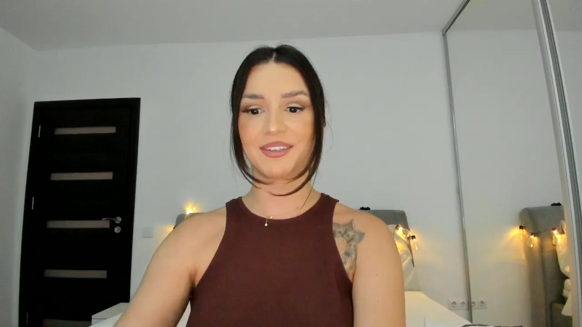 Gallery image thumbnail from Eve___'s myfreecams stream on, 12/06/2023, 15:44 image 11 of 20