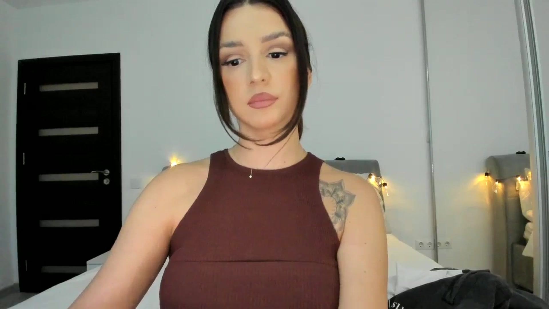 Gallery image thumbnail from Eve___'s myfreecams stream on, 12/06/2023, 15:44 image 14 of 20