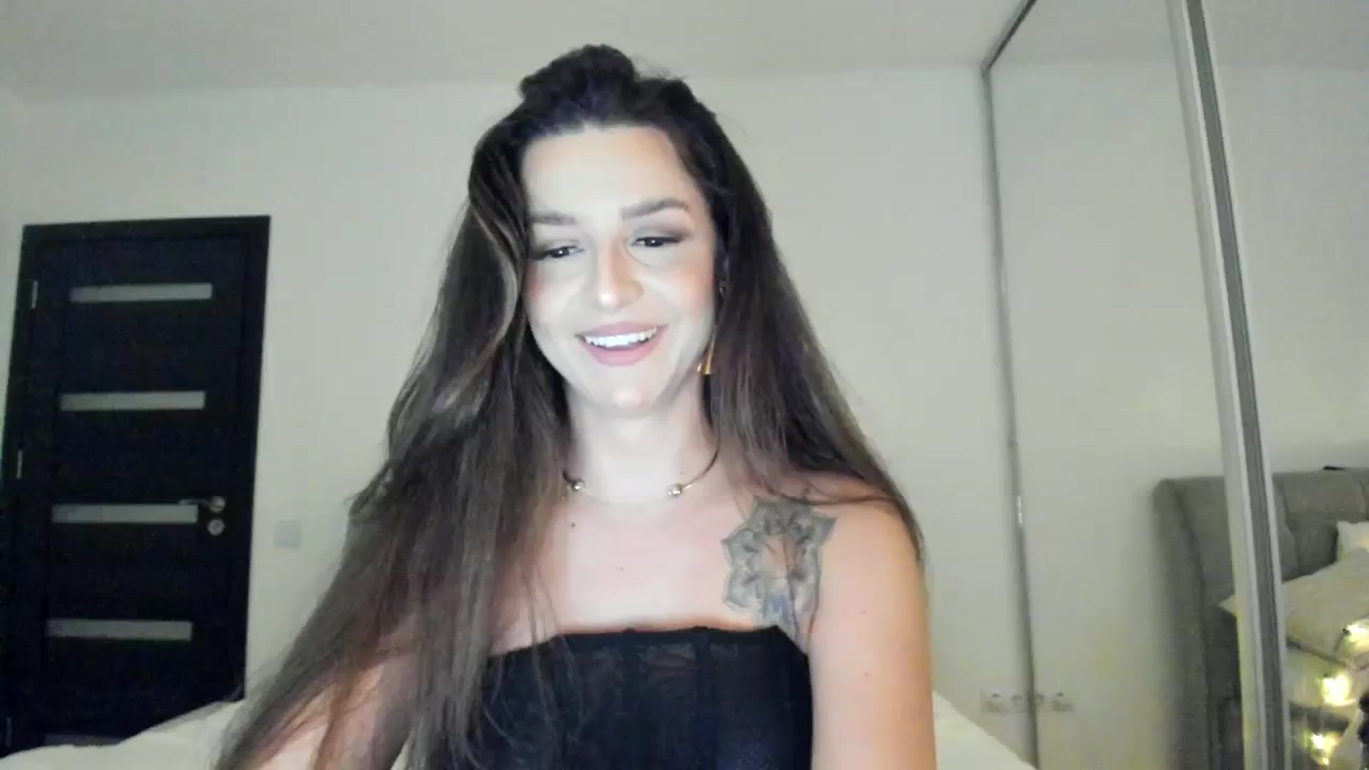 Gallery image thumbnail from Eve___'s myfreecams stream on, 12/08/2023, 17:22 image 14 of 20