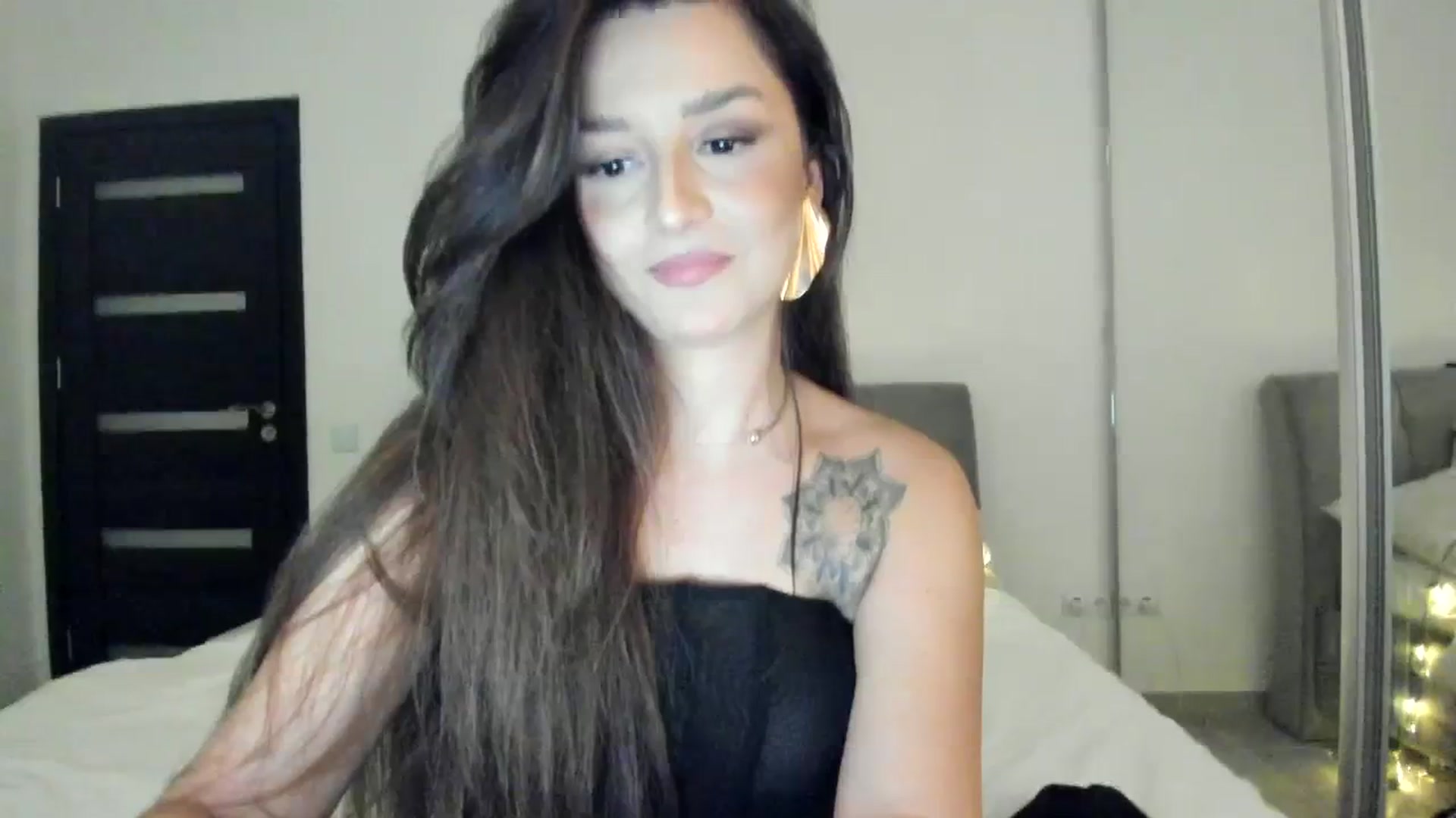 Gallery image thumbnail from Eve___'s myfreecams stream on, 12/08/2023, 17:22 image 10 of 20