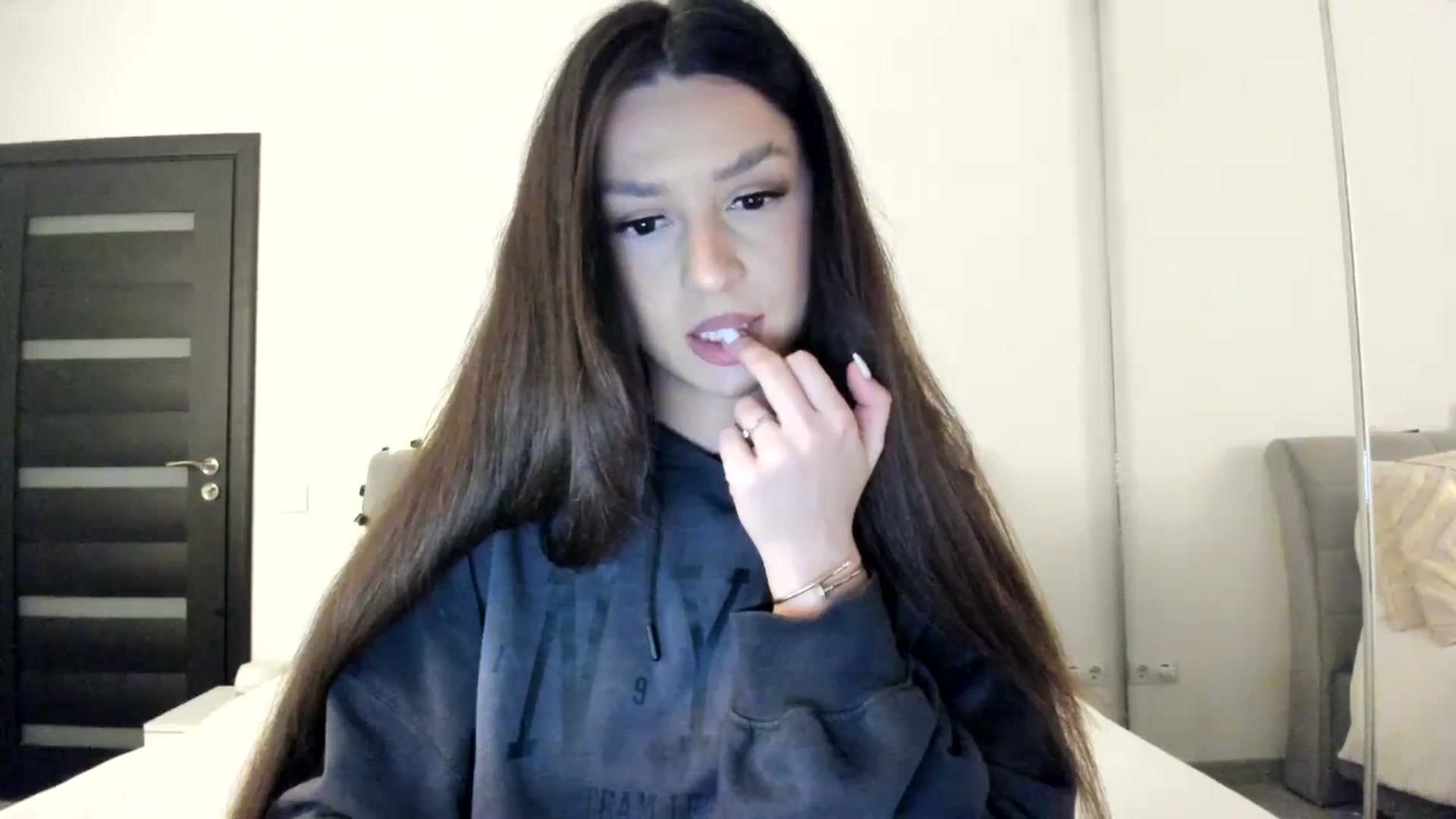 Gallery image thumbnail from Eve___'s myfreecams stream on, 12/09/2023, 15:49 image 15 of 20