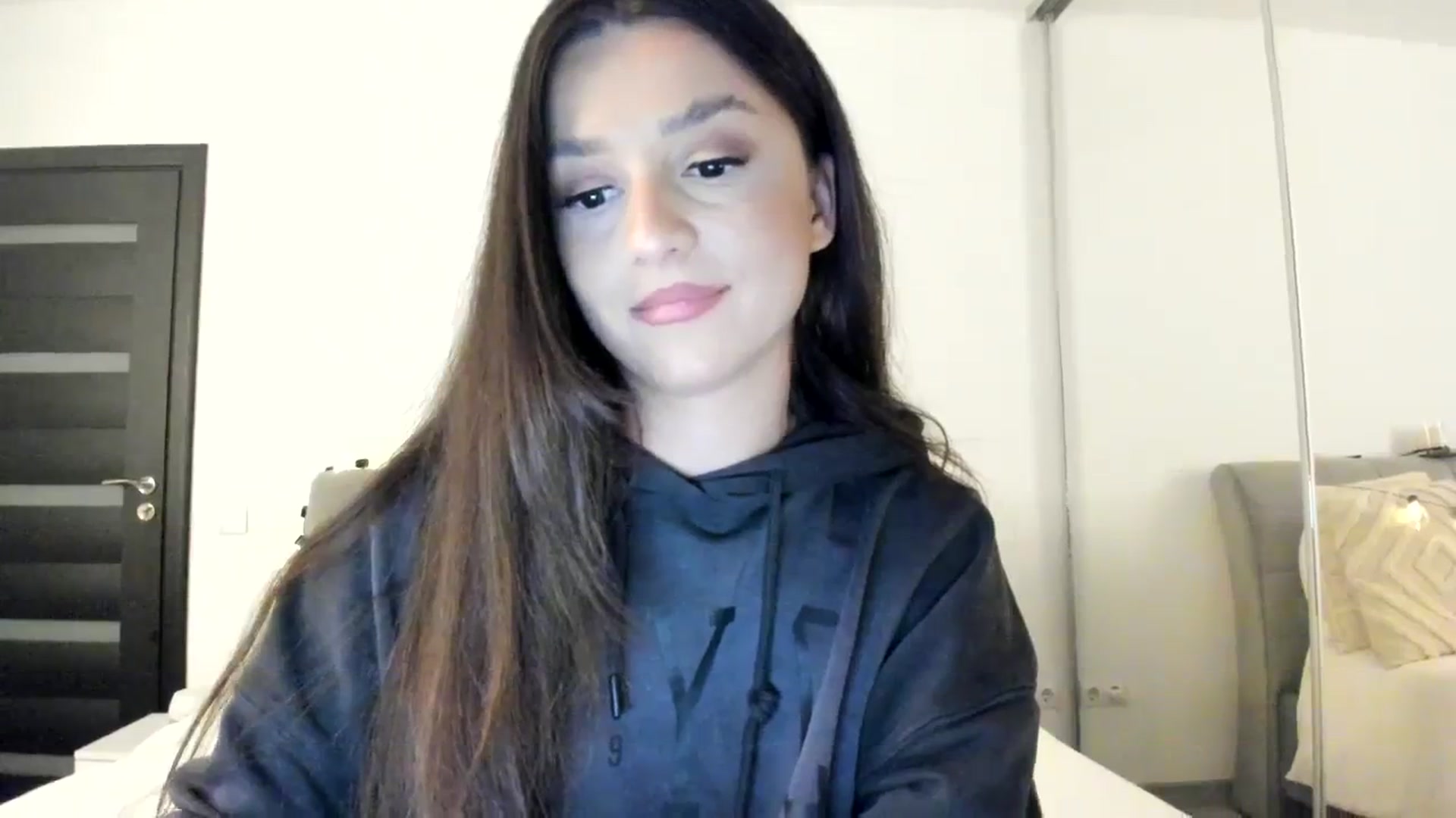 Gallery image thumbnail from Eve___'s myfreecams stream on, 12/09/2023, 15:49 image 19 of 20