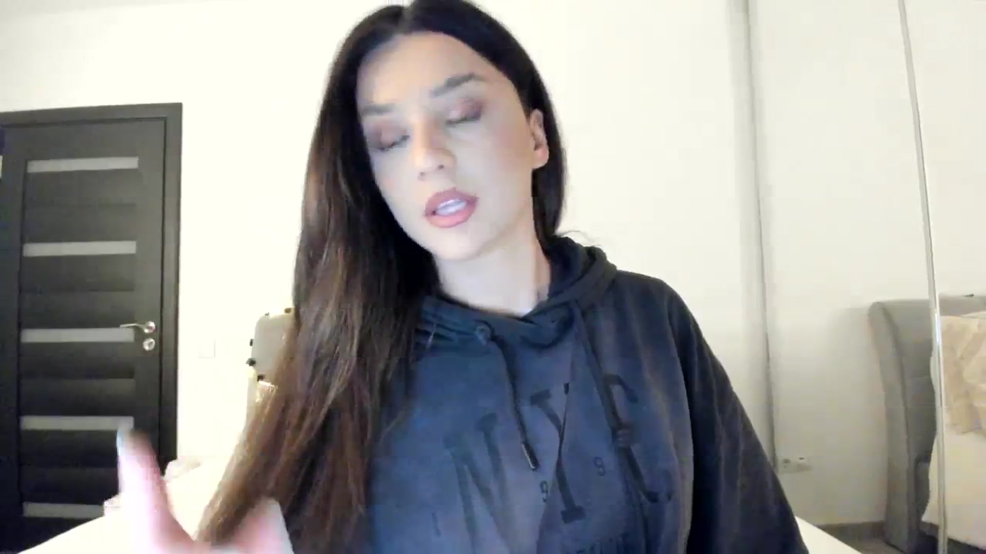 Gallery image thumbnail from Eve___'s myfreecams stream on, 12/09/2023, 15:49 image 6 of 20