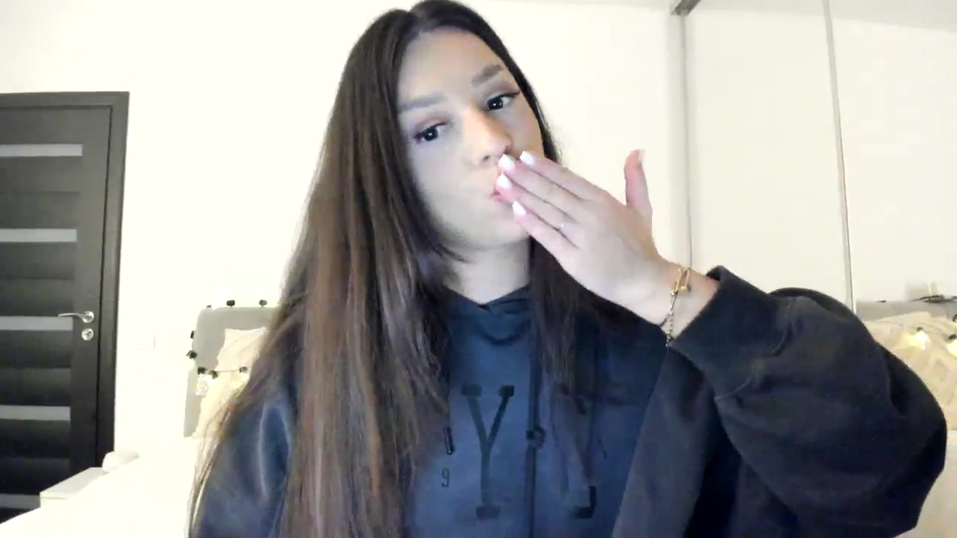 Gallery image thumbnail from Eve___'s myfreecams stream on, 12/09/2023, 15:49 image 20 of 20