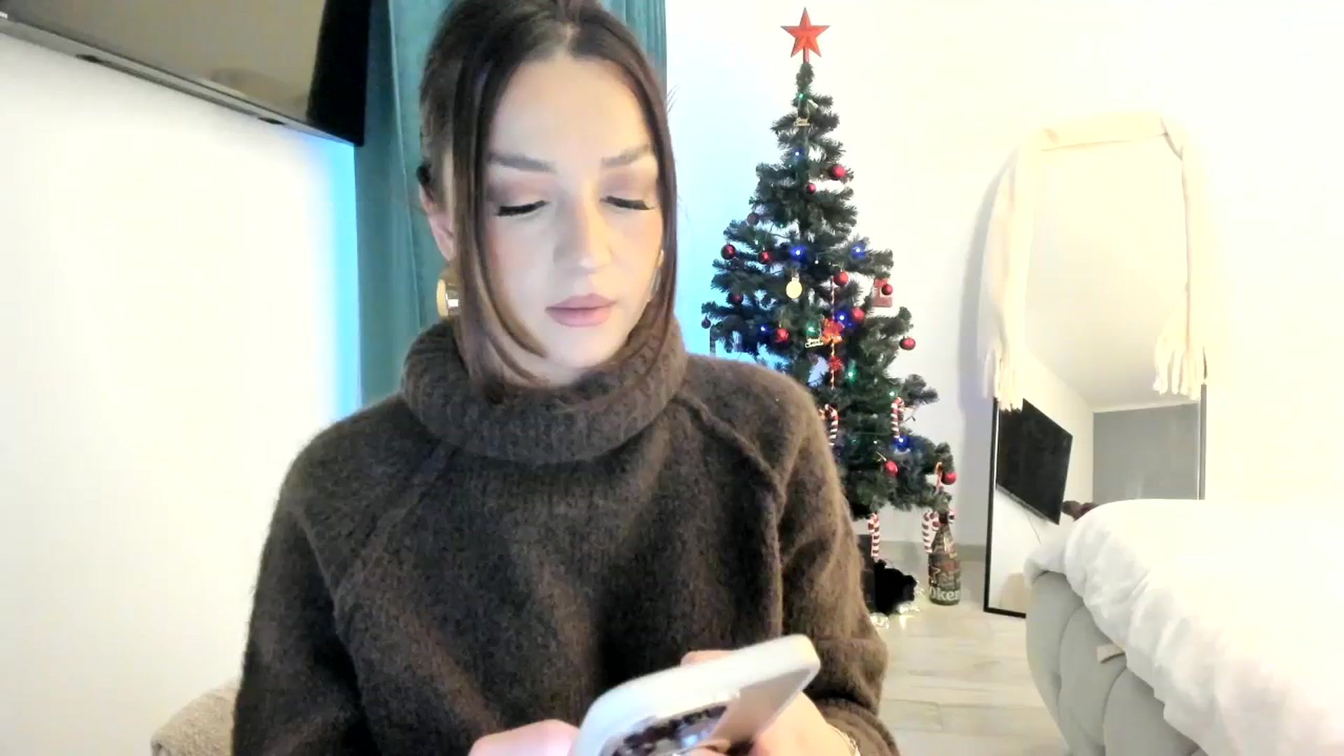 Gallery image thumbnail from Eve___'s myfreecams stream on, 12/10/2023, 15:06 image 11 of 20