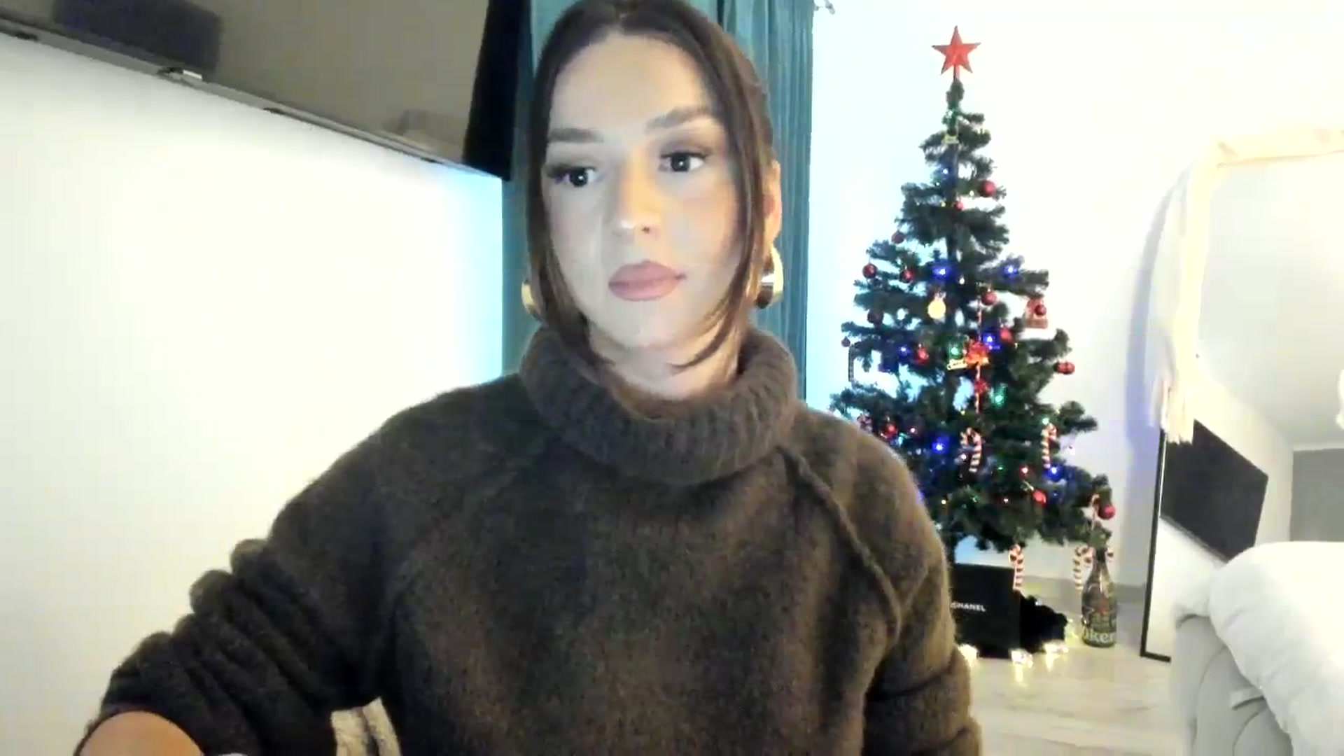 Gallery image thumbnail from Eve___'s myfreecams stream on, 12/10/2023, 15:06 image 5 of 20