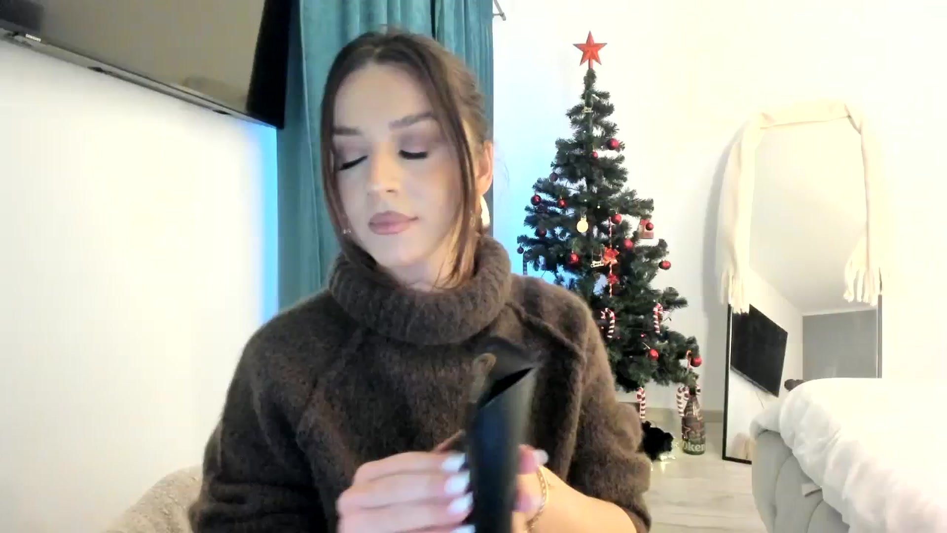 Gallery image thumbnail from Eve___'s myfreecams stream on, 12/10/2023, 15:06 image 12 of 20
