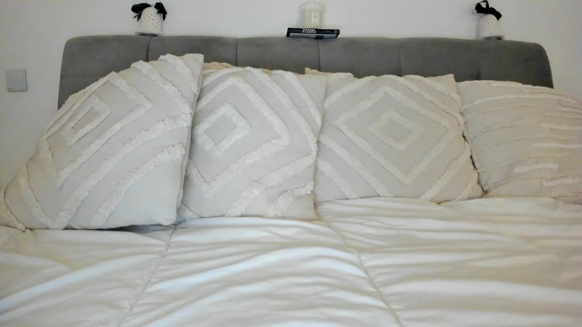 Gallery image thumbnail from Eve___'s myfreecams stream on, 12/17/2023, 16:05 image 17 of 20