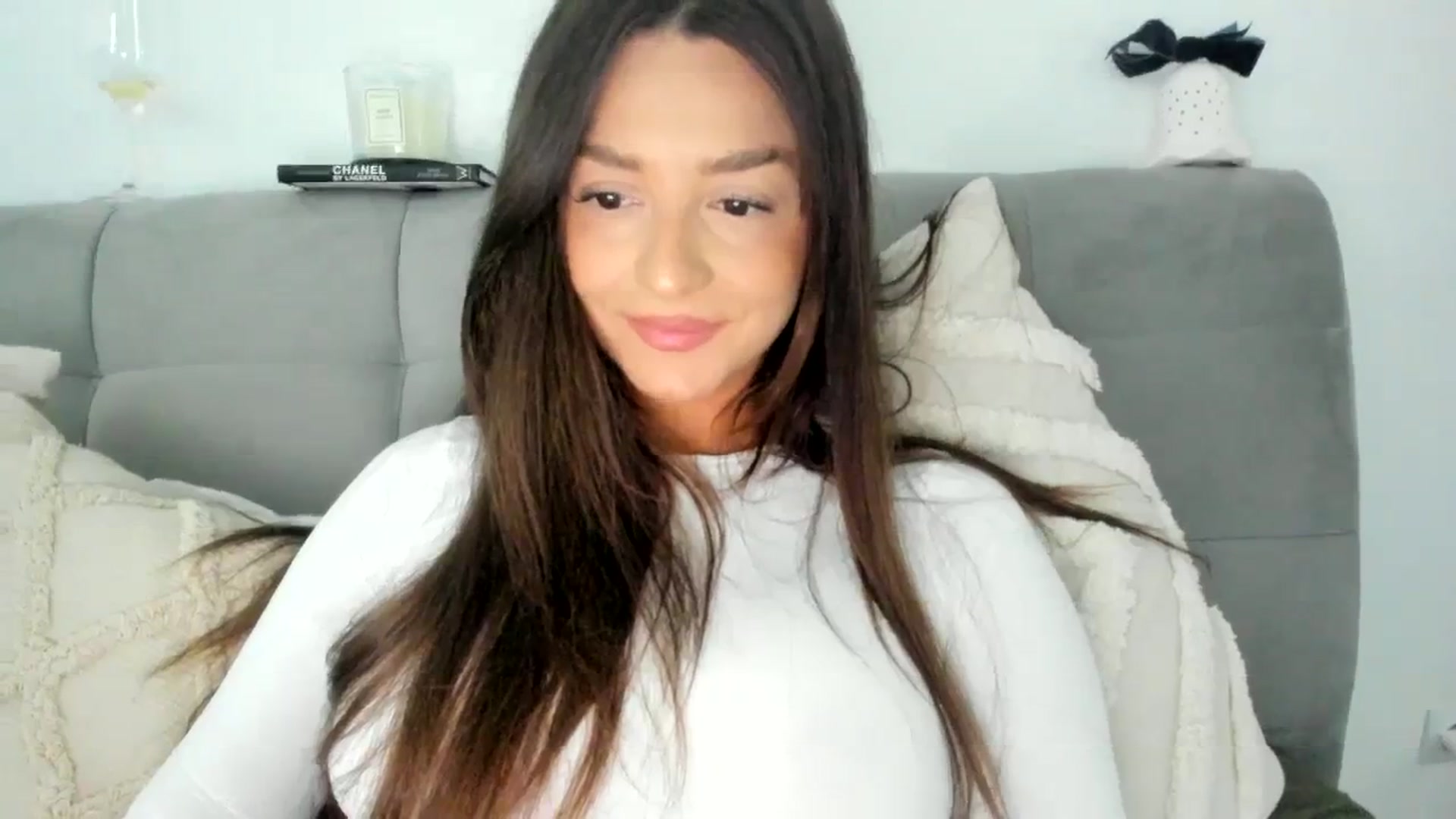 Gallery image thumbnail from Eve___'s myfreecams stream on, 12/21/2023, 15:21 image 4 of 20