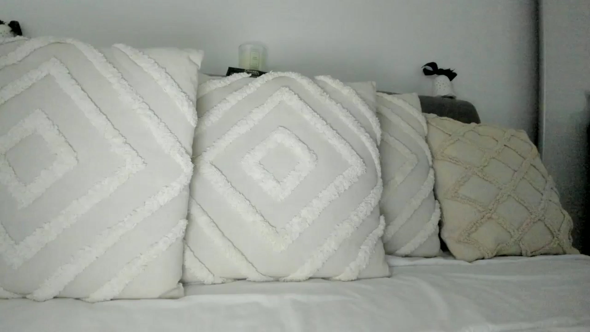 Gallery image thumbnail from Eve___'s myfreecams stream on, 12/22/2023, 16:15 image 11 of 20