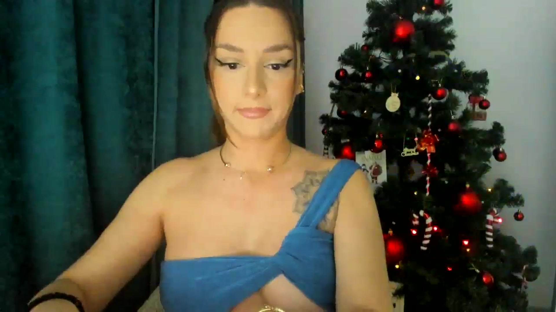 Gallery image thumbnail from Eve___'s myfreecams stream on, 12/22/2023, 16:15 image 3 of 20