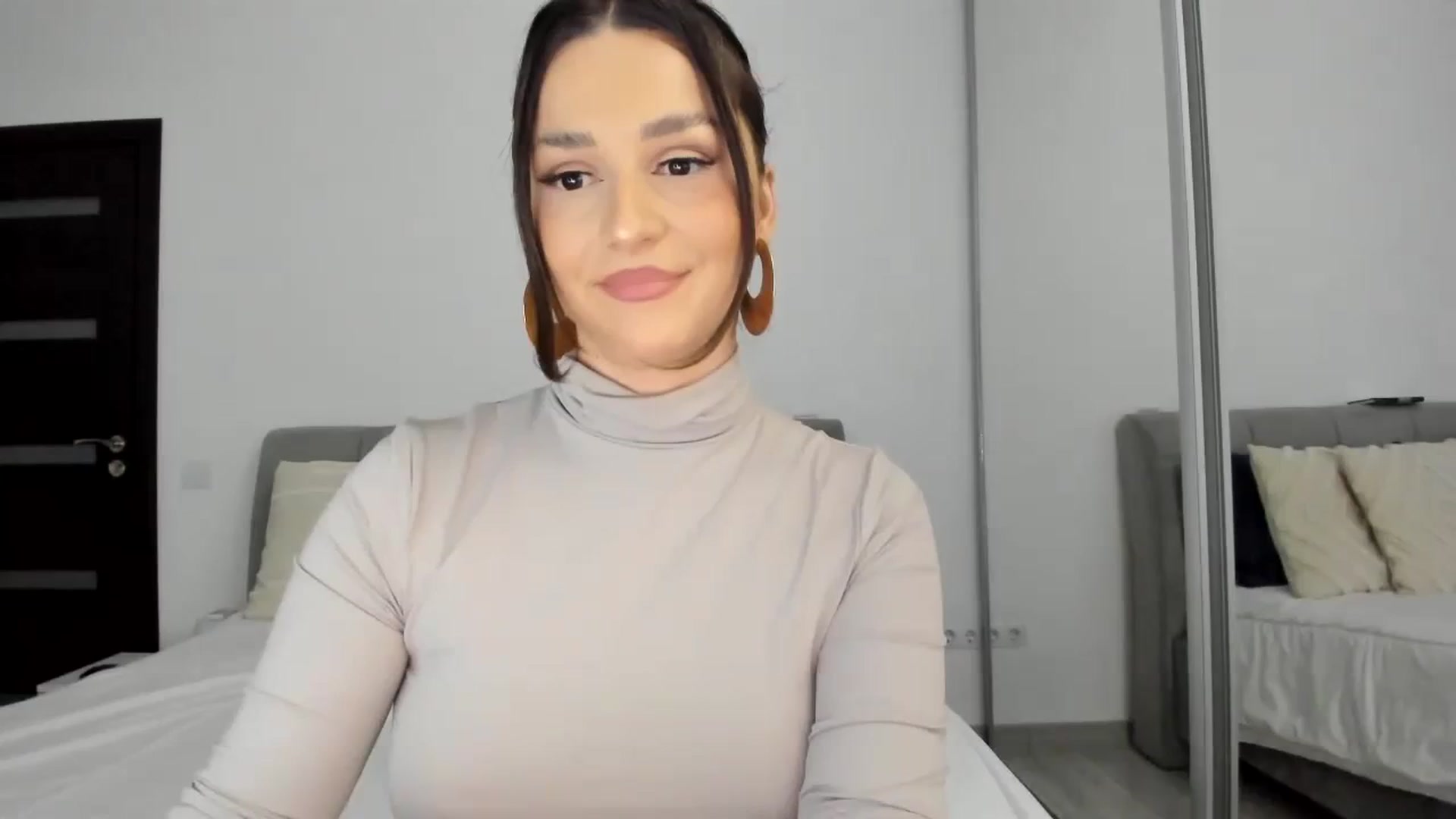 Gallery image thumbnail from Eve___'s myfreecams stream on, 01/12/2024, 17:18 image 3 of 20