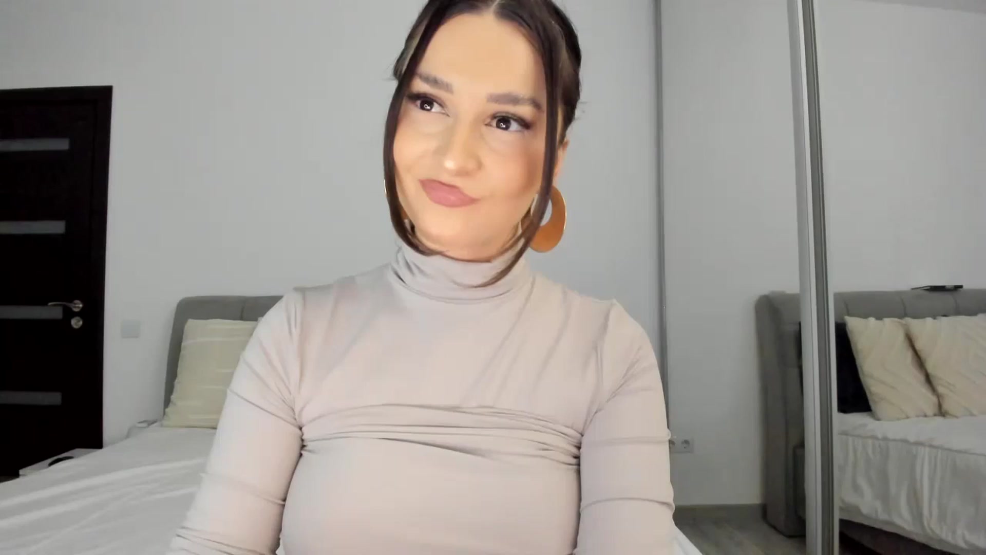 Gallery image thumbnail from Eve___'s myfreecams stream on, 01/12/2024, 17:18 image 1 of 20