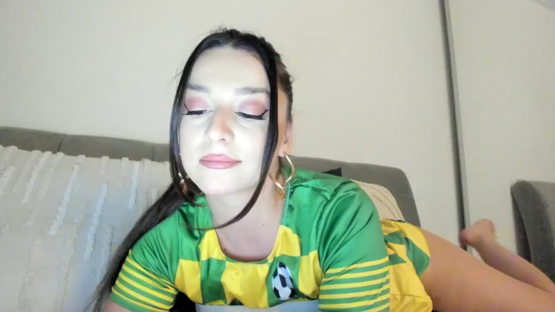 Gallery image thumbnail from Eve___'s myfreecams stream on, 01/14/2024, 18:05 image 1 of 20