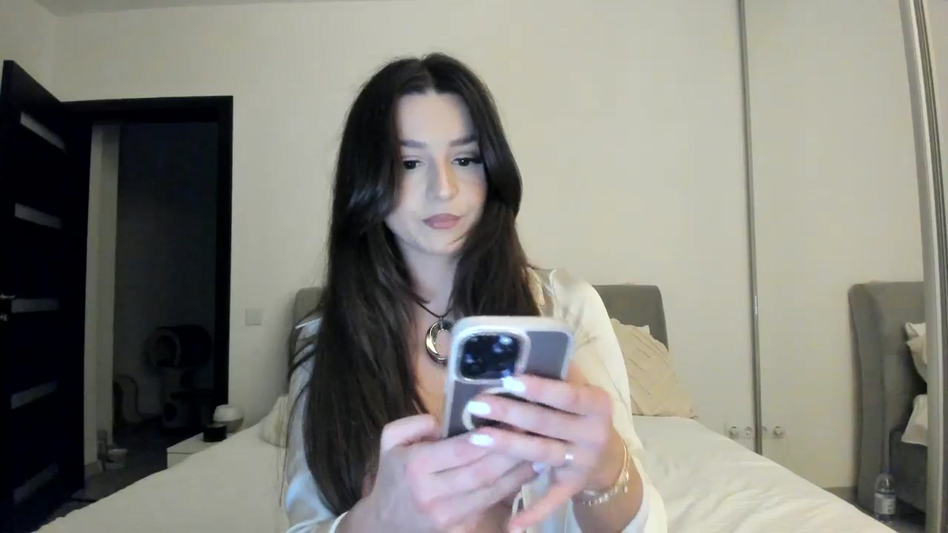 Gallery image thumbnail from Eve___'s myfreecams stream on, 01/19/2024, 16:22 image 15 of 20