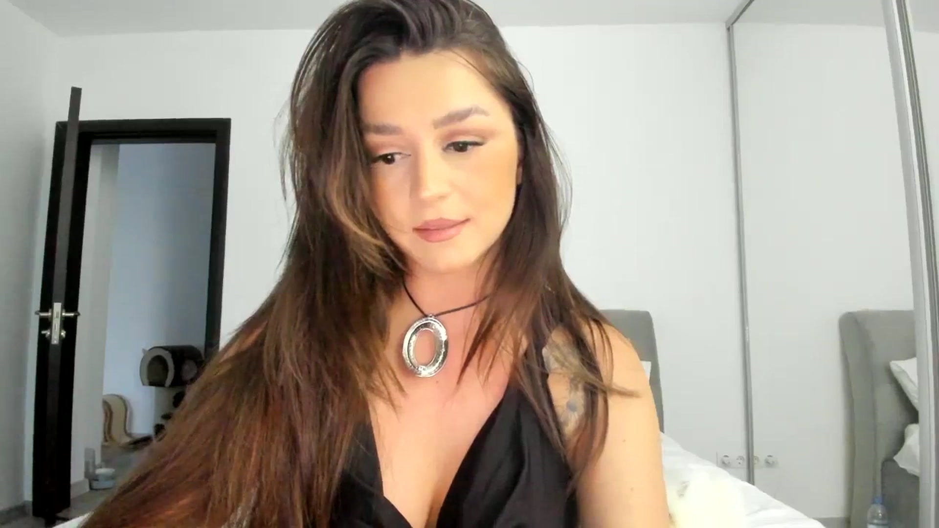Gallery image thumbnail from Eve___'s myfreecams stream on, 01/20/2024, 15:39 image 15 of 20