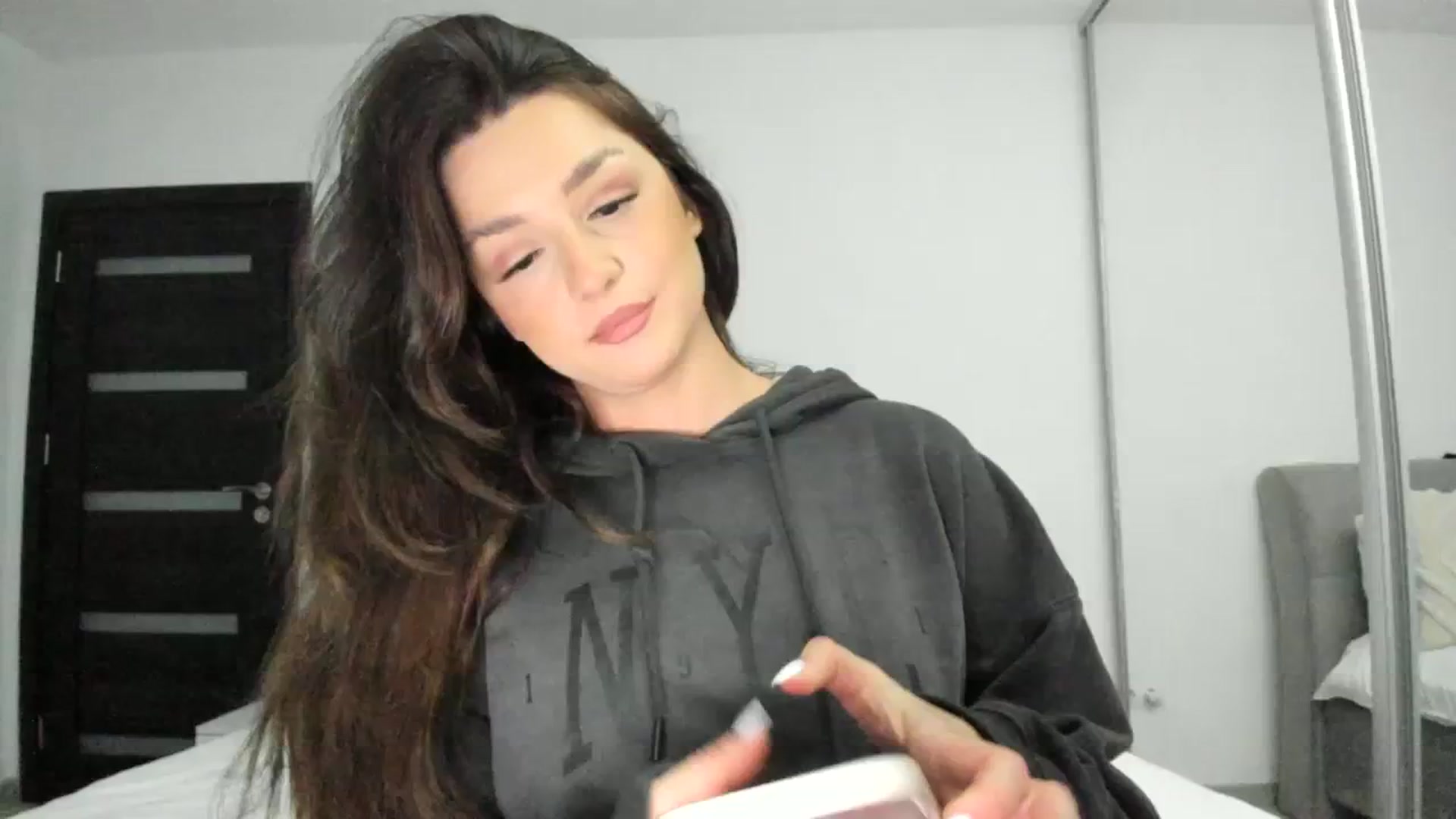 Gallery image thumbnail from Eve___'s myfreecams stream on, 01/21/2024, 17:01 image 1 of 20