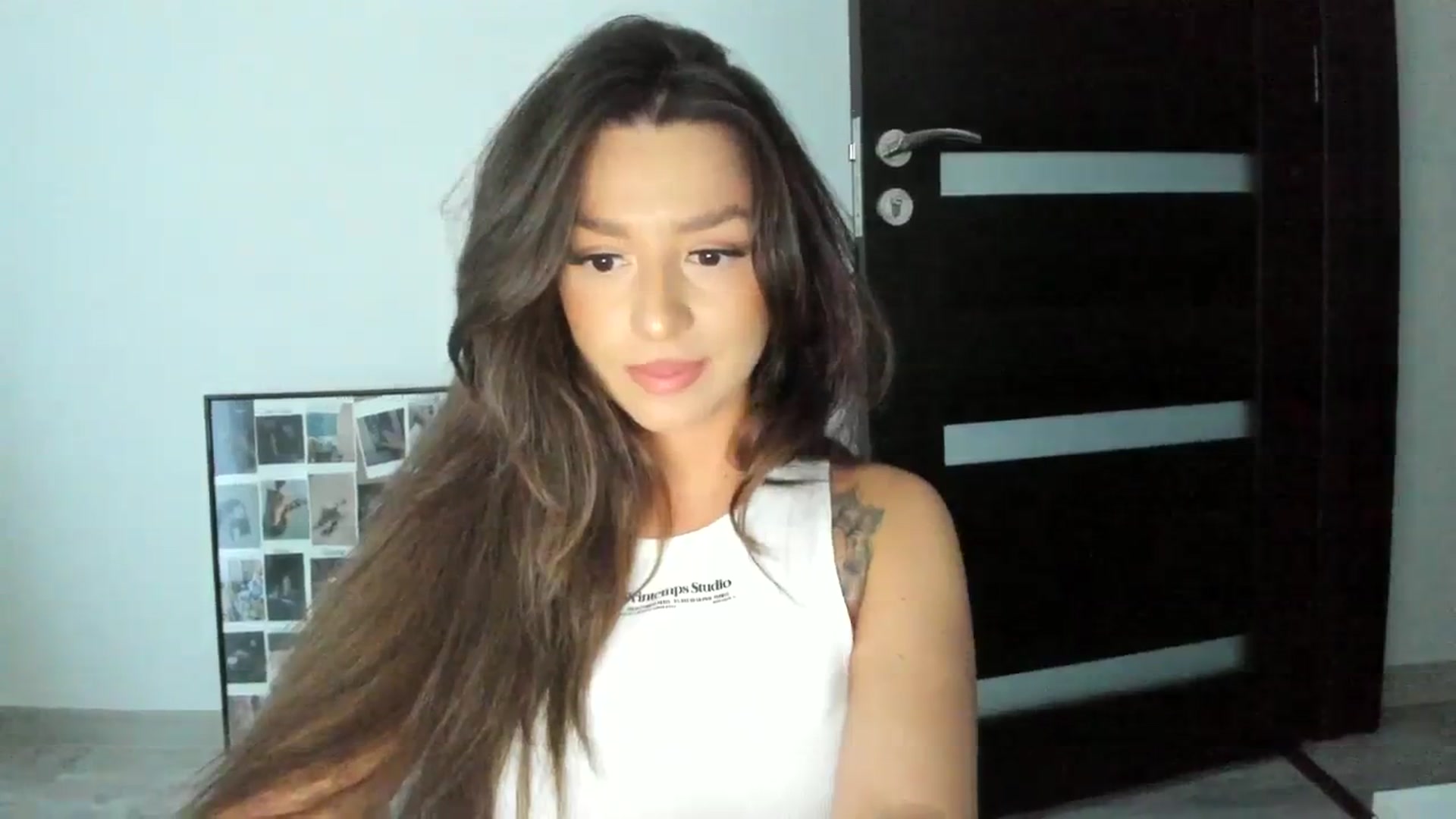 Gallery image thumbnail from Eve___'s myfreecams stream on, 01/26/2024, 15:57 image 9 of 20