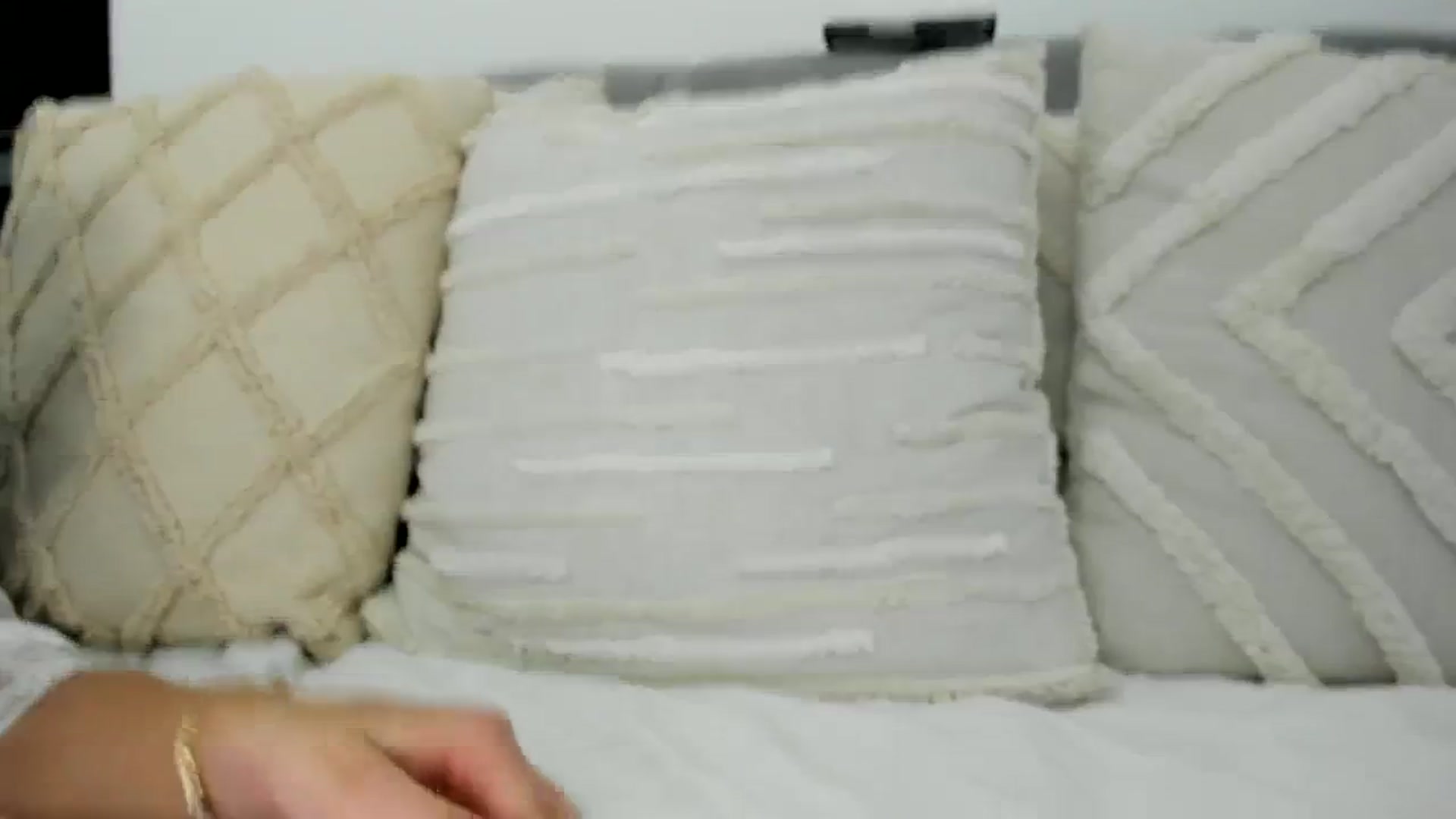 Gallery image thumbnail from Eve___'s myfreecams stream on, 01/27/2024, 18:46 image 8 of 20