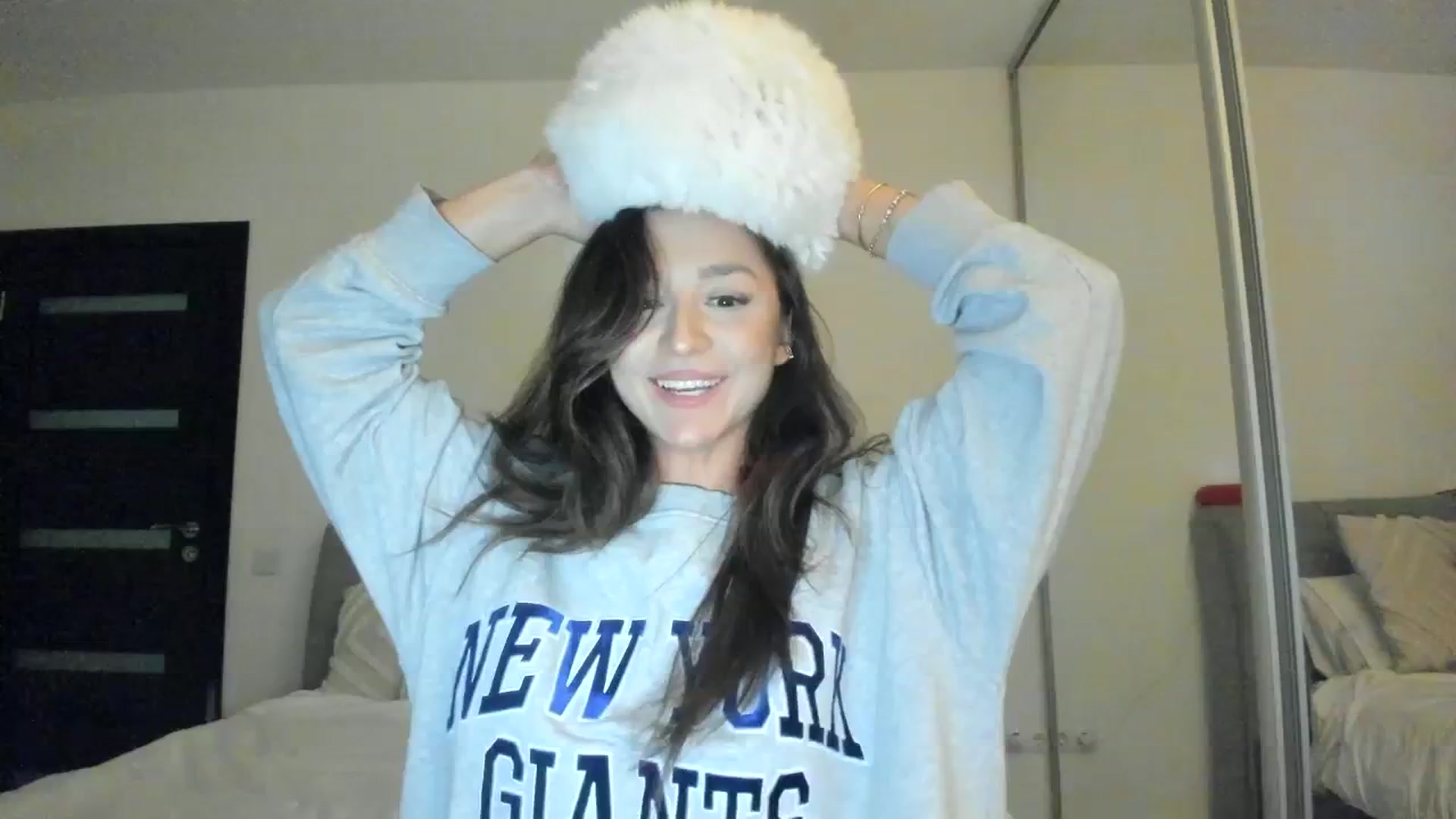 Gallery image thumbnail from Eve___'s myfreecams stream on, 01/27/2024, 19:49 image 16 of 20