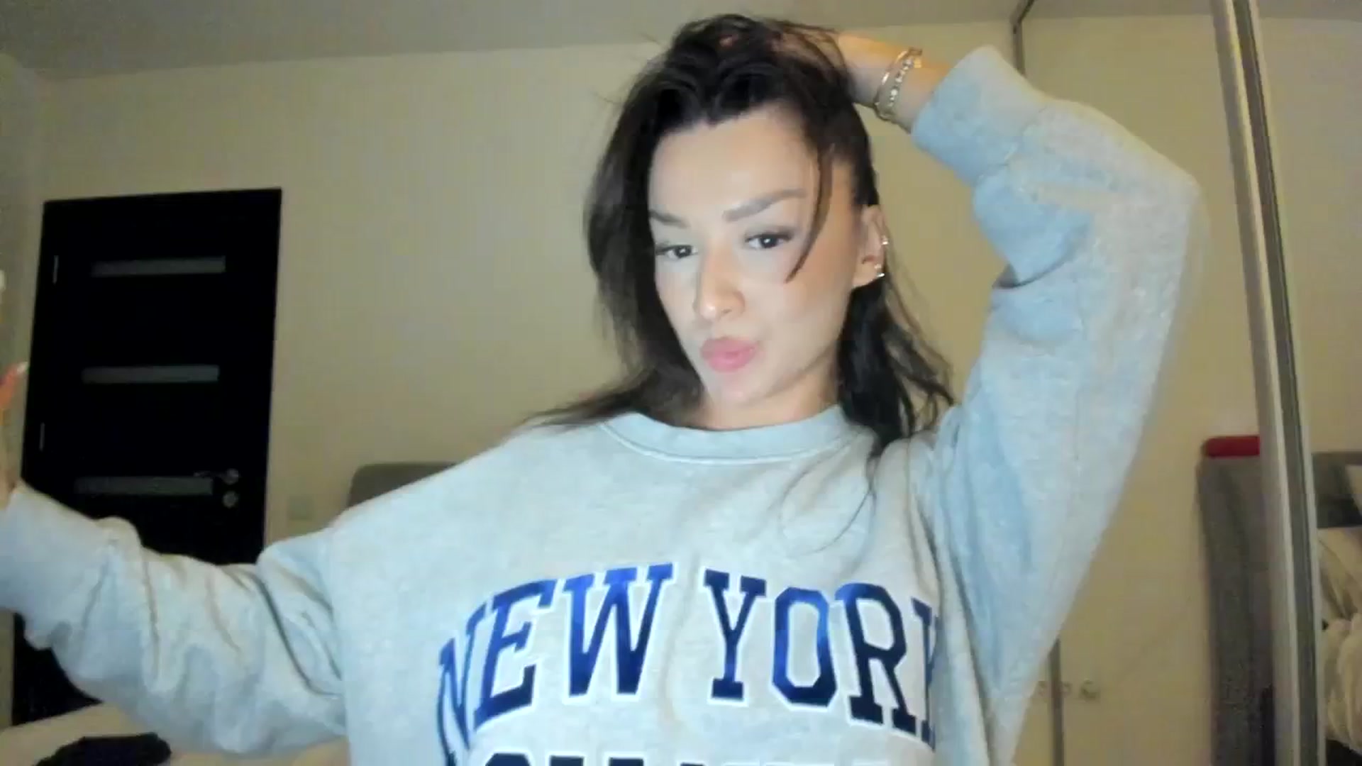 Gallery image thumbnail from Eve___'s myfreecams stream on, 01/27/2024, 19:49 image 8 of 20