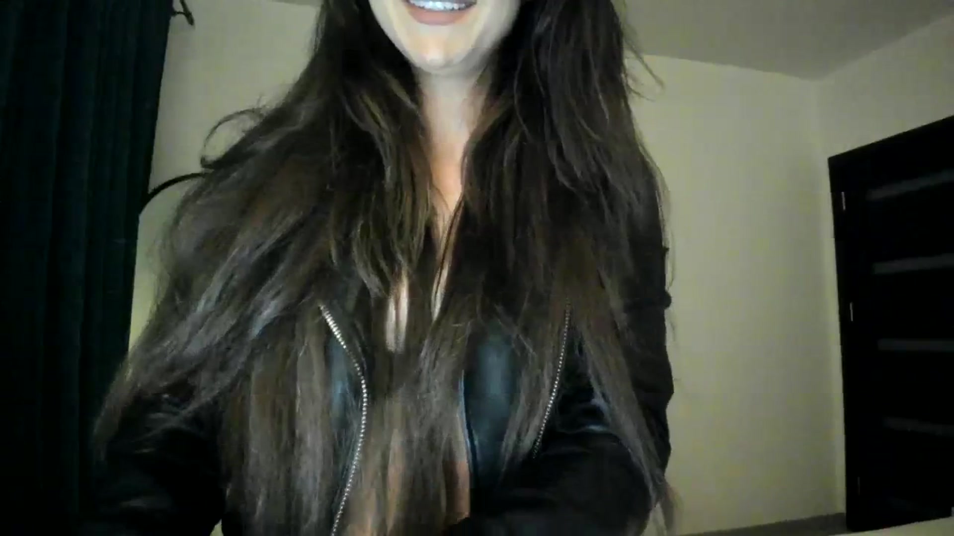 Gallery image thumbnail from Eve___'s myfreecams stream on, 02/08/2024, 17:13 image 17 of 20
