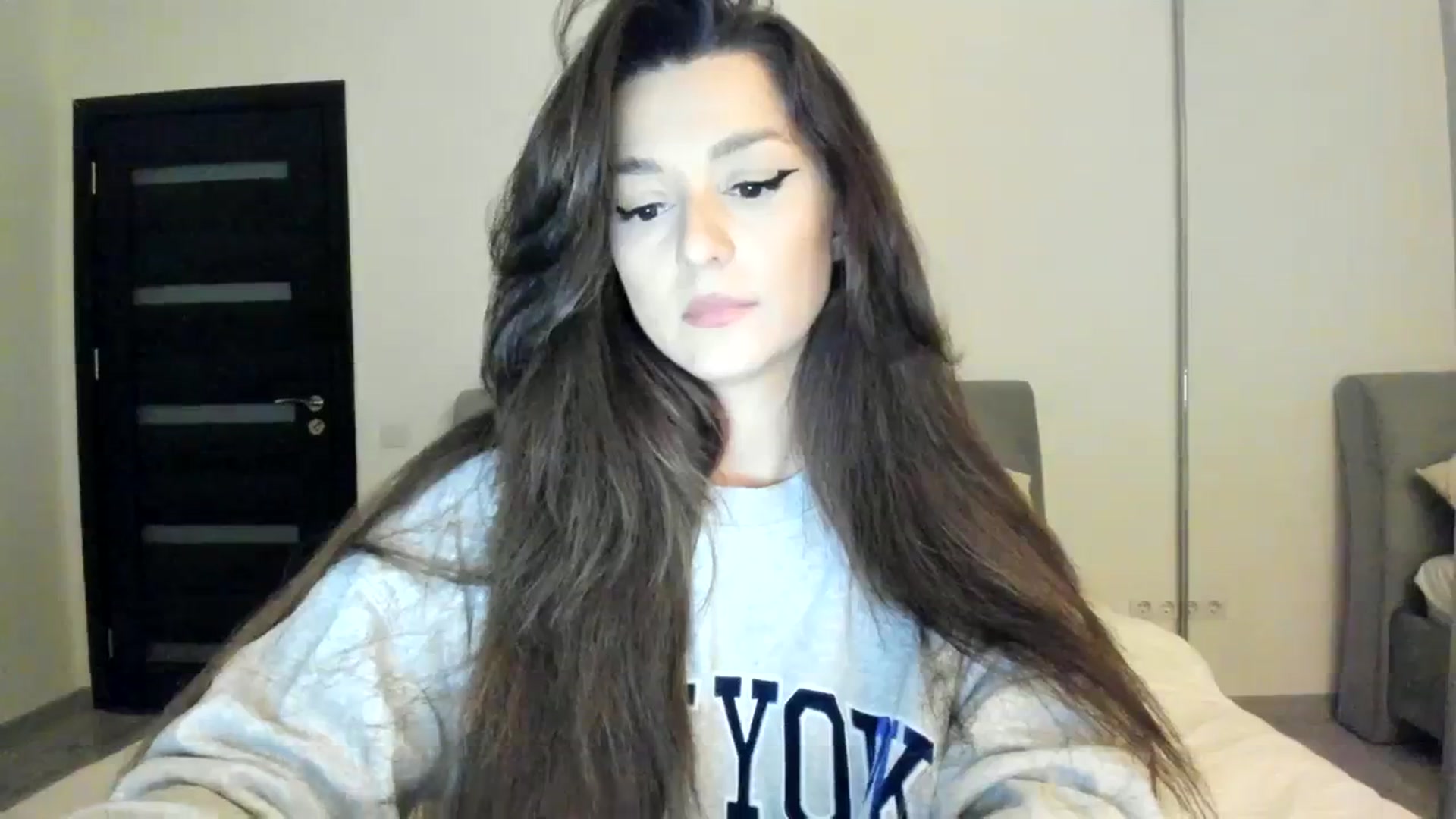 Gallery image thumbnail from Eve___'s myfreecams stream on, 02/11/2024, 18:32 image 11 of 20