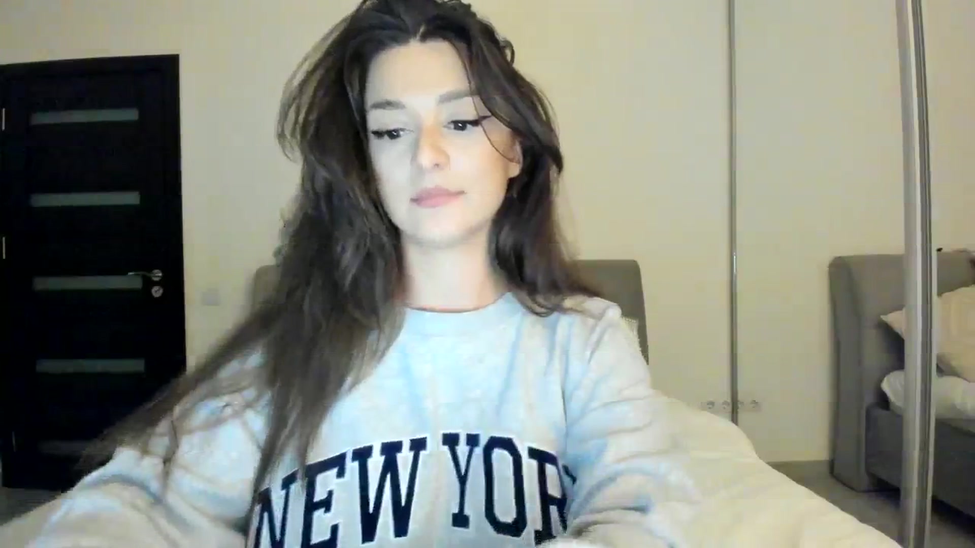 Gallery image thumbnail from Eve___'s myfreecams stream on, 02/11/2024, 18:32 image 17 of 20