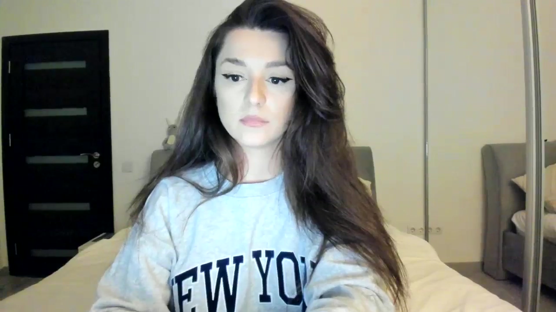Gallery image thumbnail from Eve___'s myfreecams stream on, 02/11/2024, 18:32 image 13 of 20