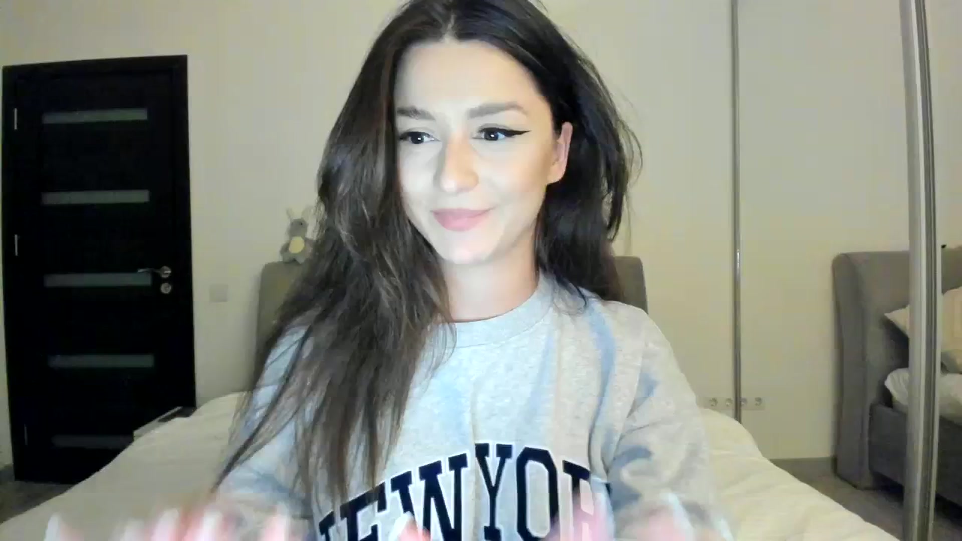 Gallery image thumbnail from Eve___'s myfreecams stream on, 02/11/2024, 18:32 image 14 of 20