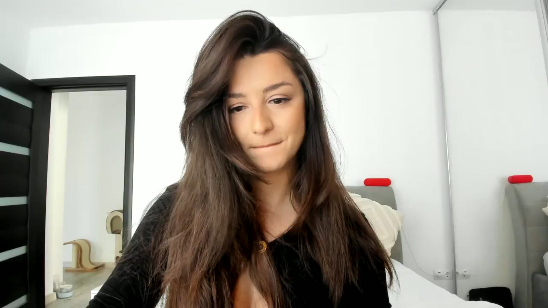 Gallery image thumbnail from Eve___'s myfreecams stream on, 02/16/2024, 14:06 image 4 of 20