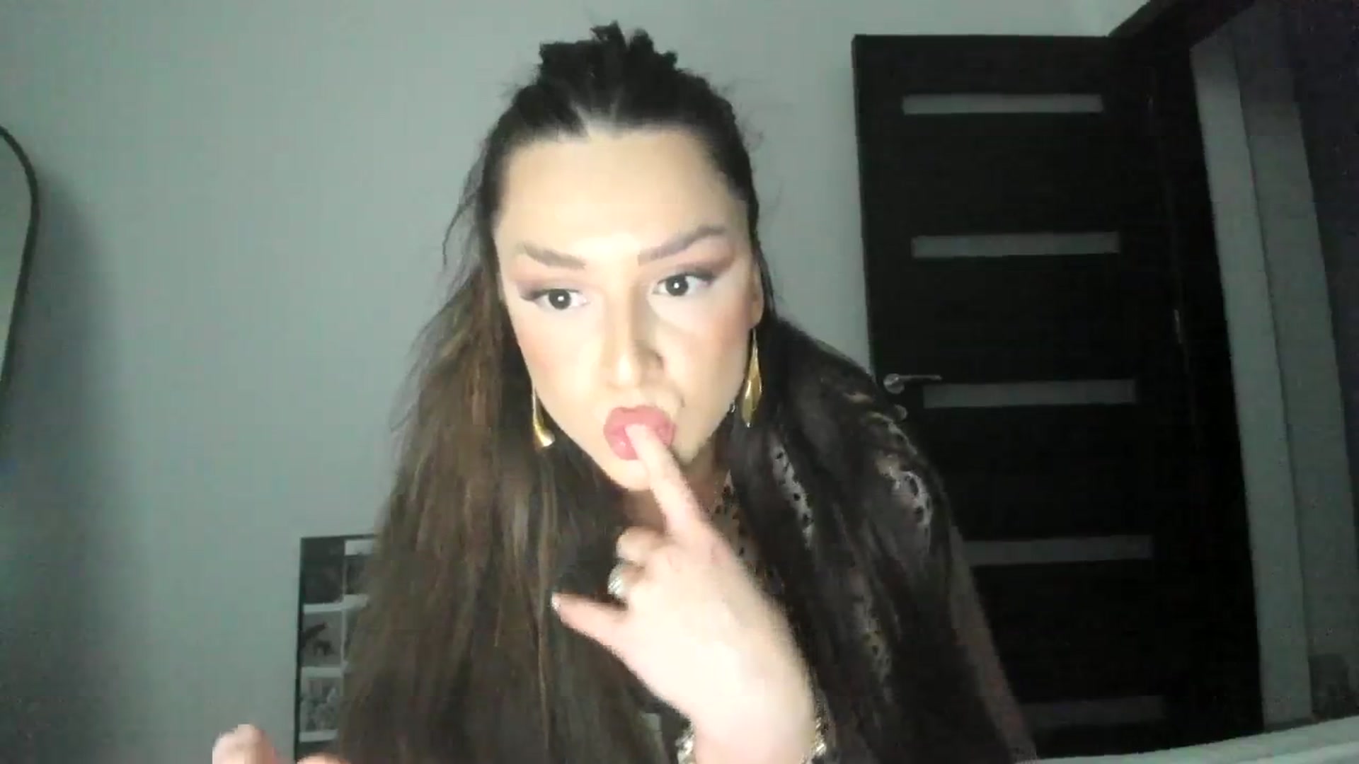 Gallery image thumbnail from Eve___'s myfreecams stream on, 03/01/2024, 16:59 image 15 of 20