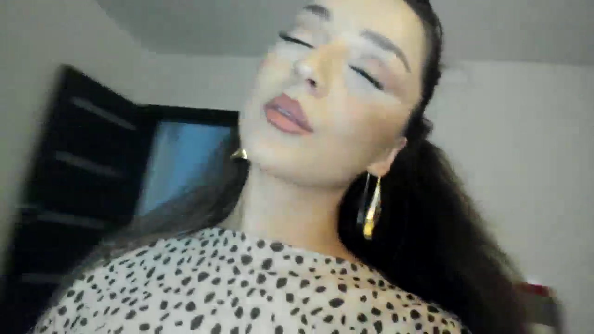 Gallery image thumbnail from Eve___'s myfreecams stream on, 03/01/2024, 16:59 image 9 of 20