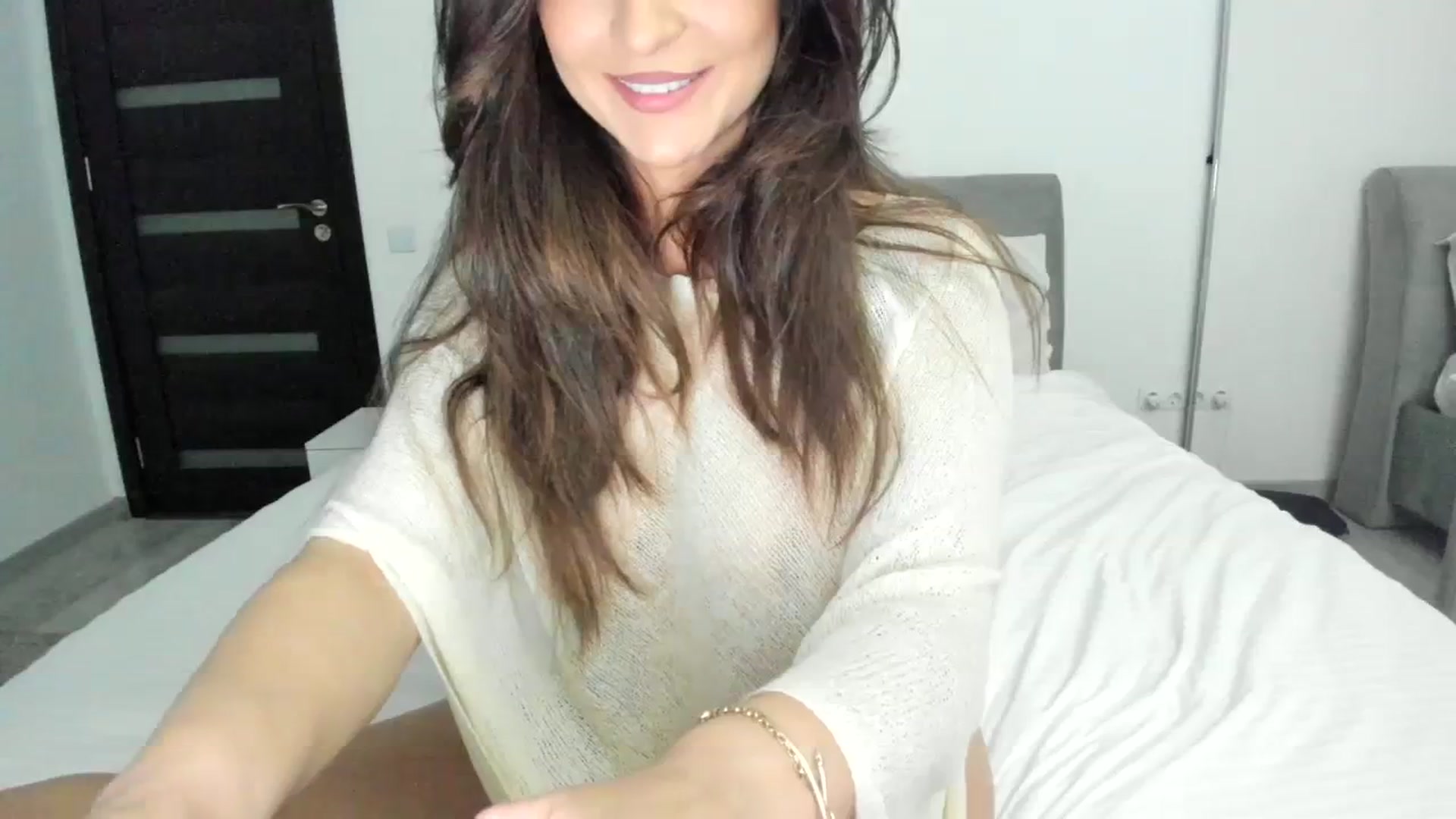 Gallery image thumbnail from Eve___'s myfreecams stream on, 03/02/2024, 17:35 image 12 of 20