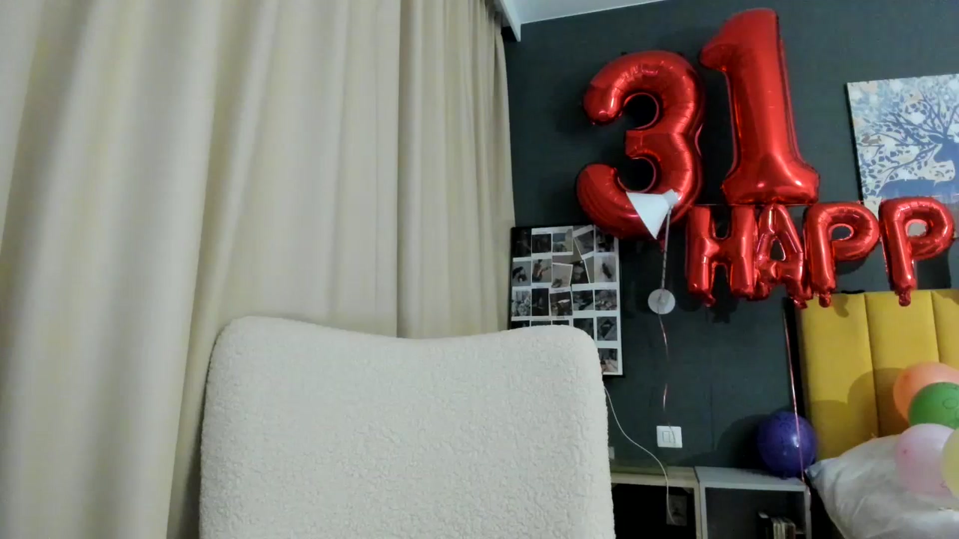 Gallery image thumbnail from Eve___'s myfreecams stream on, 03/15/2024, 19:47 image 15 of 20