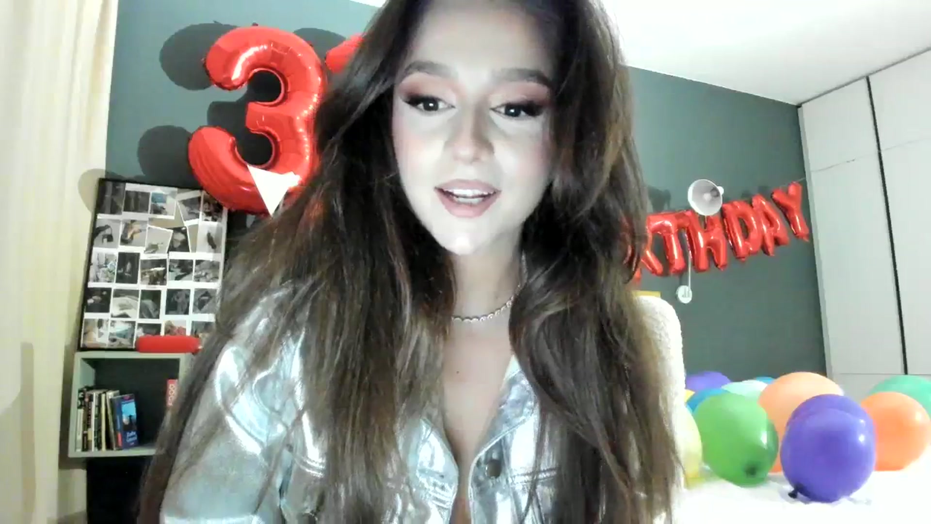 Gallery image thumbnail from Eve___'s myfreecams stream on, 03/15/2024, 19:47 image 2 of 20