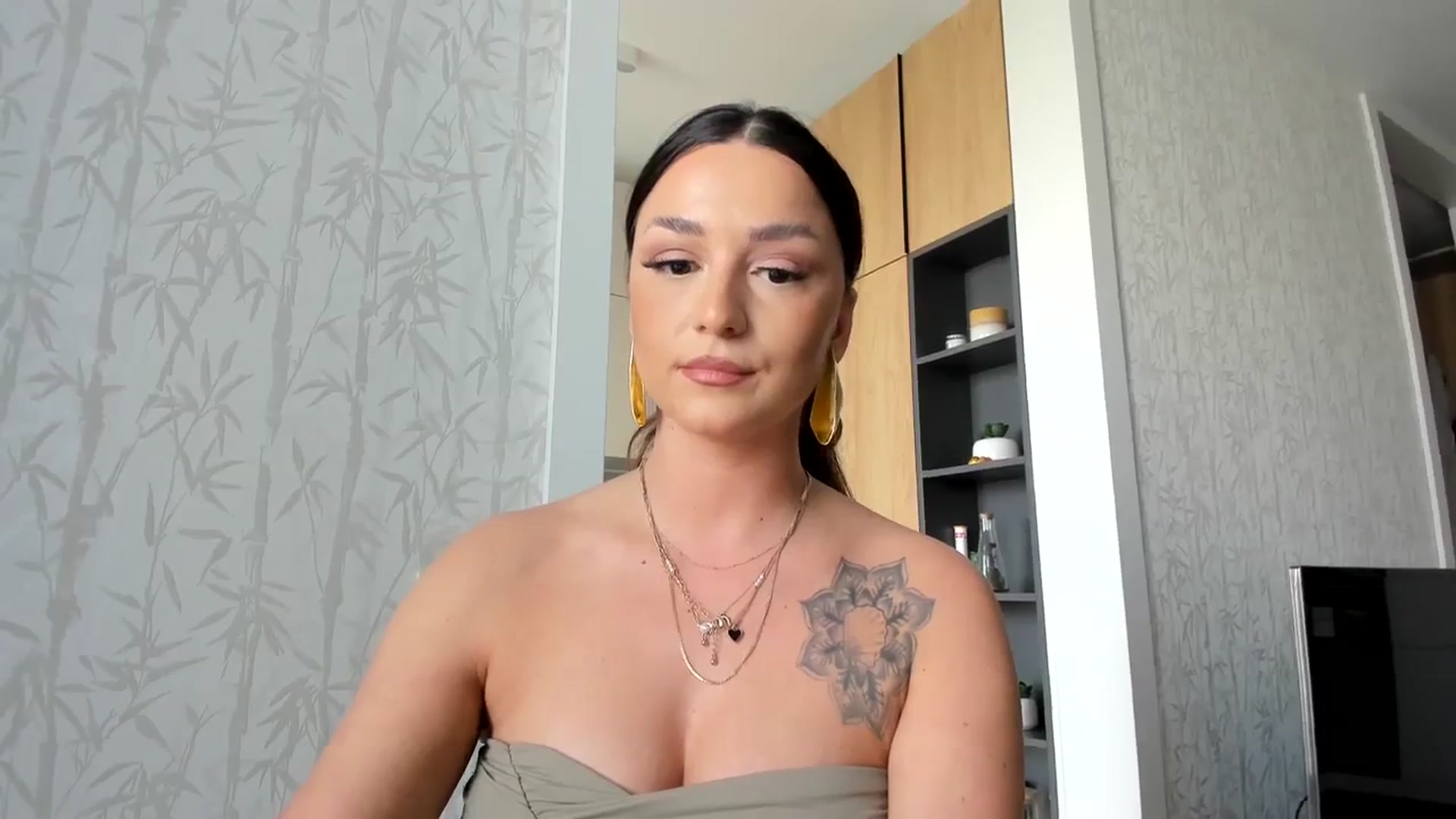 Gallery image thumbnail from Eve___'s myfreecams stream on, 04/01/2024, 13:59 image 18 of 20