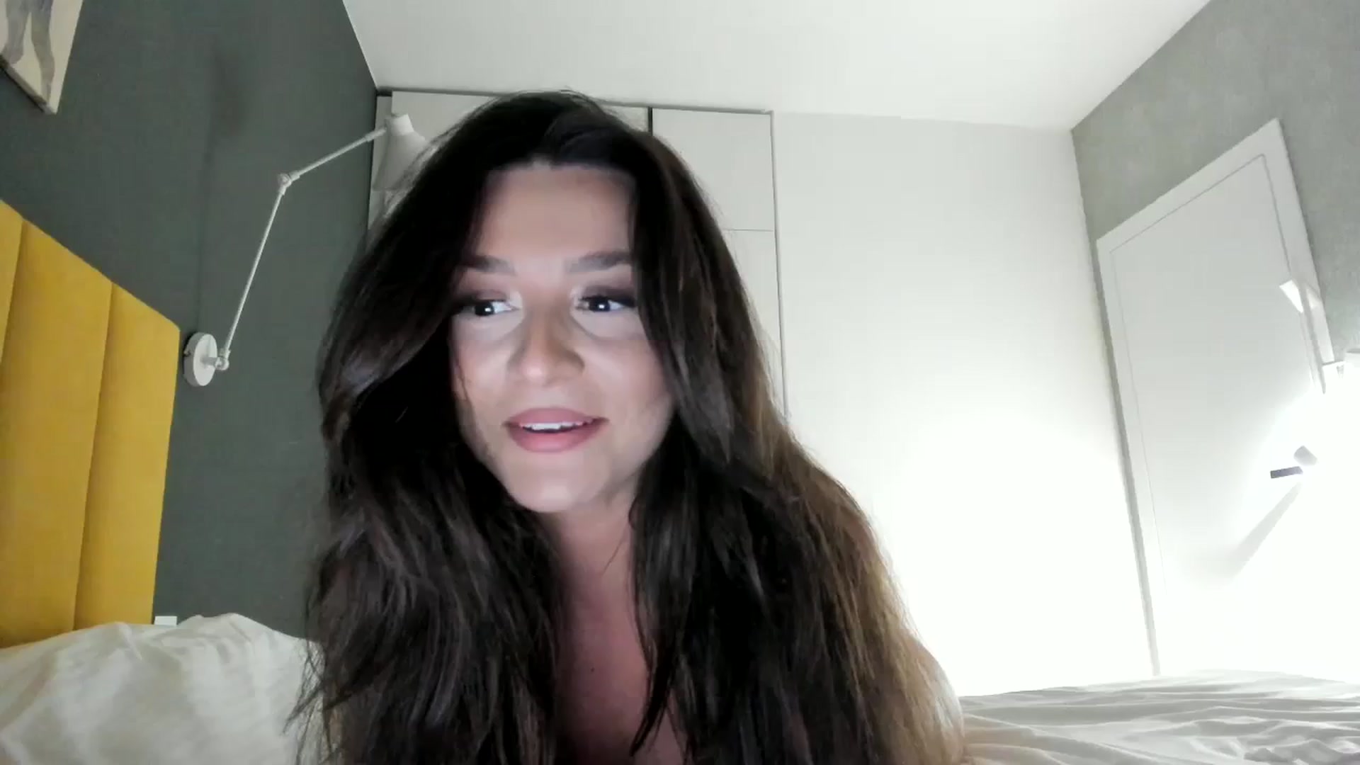 Gallery image thumbnail from Eve___'s myfreecams stream on, 04/05/2024, 14:44 image 7 of 20