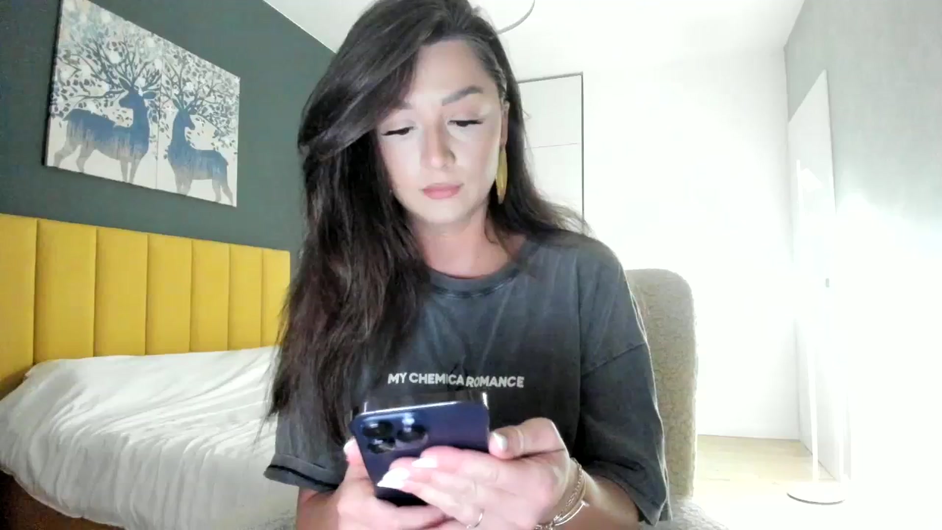 Gallery image thumbnail from Eve___'s myfreecams stream on, 04/06/2024, 15:34 image 2 of 20