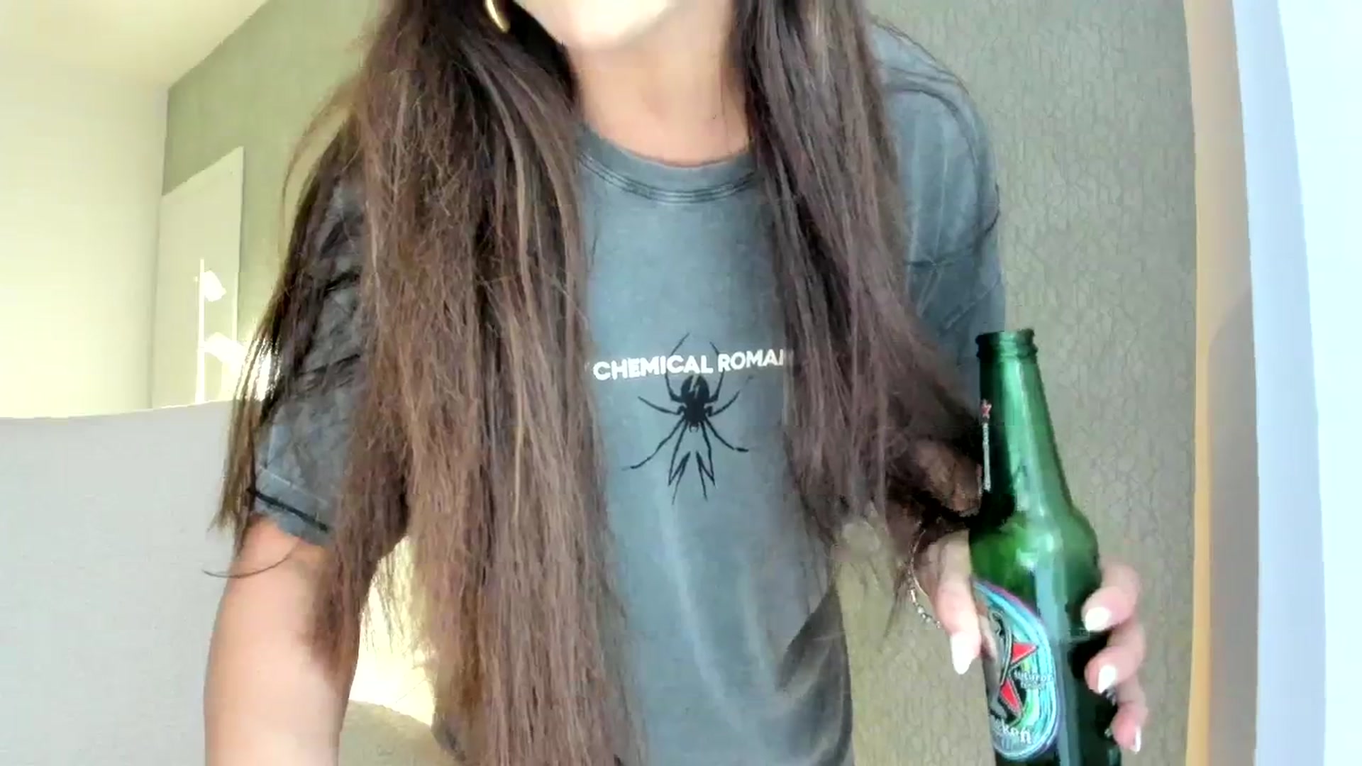 Gallery image thumbnail from Eve___'s myfreecams stream on, 04/06/2024, 16:28 image 14 of 20
