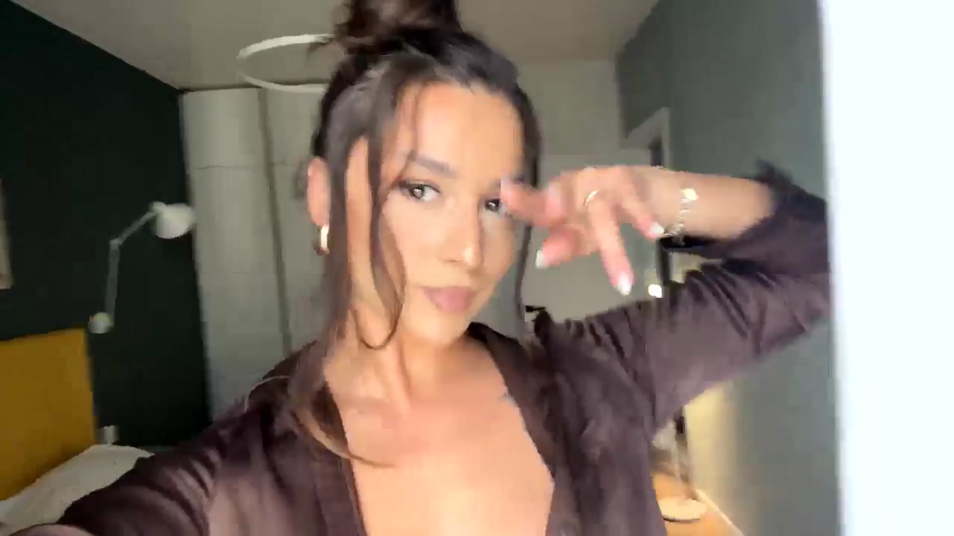Gallery image thumbnail from Eve___'s myfreecams stream on, 04/27/2024, 14:20 image 13 of 20