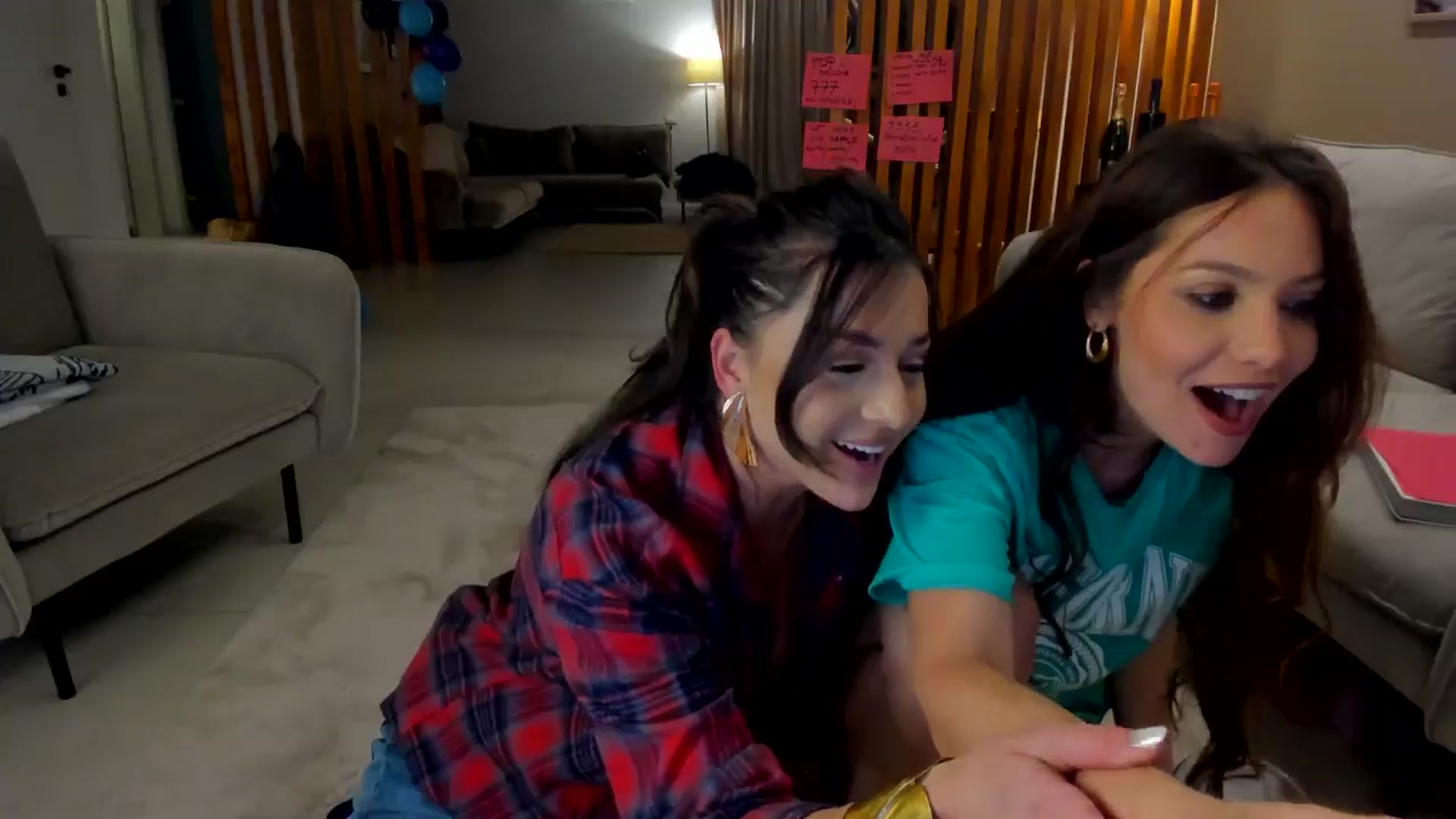 Gallery image thumbnail from Eve___'s myfreecams stream on, 04/28/2024, 19:29 image 12 of 20
