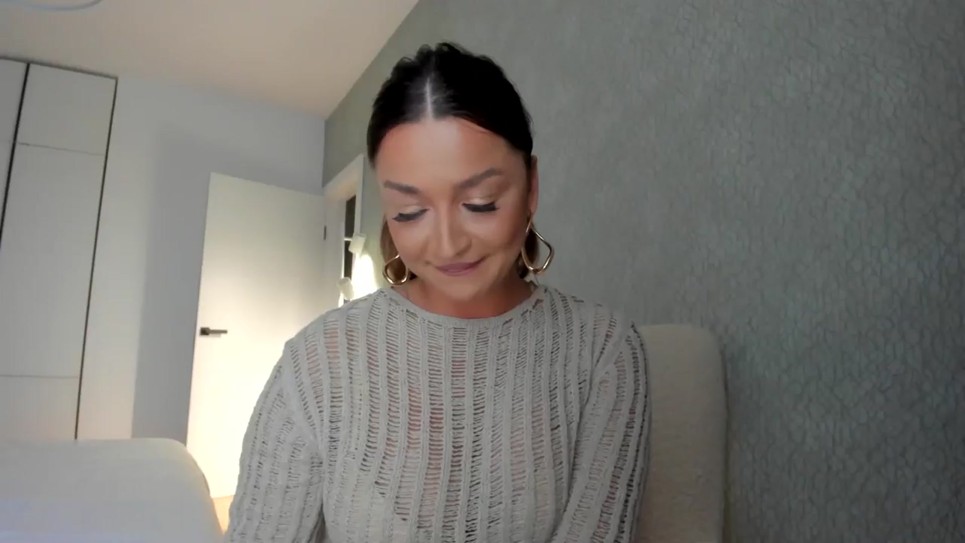 Gallery image thumbnail from Eve___'s myfreecams stream on, 05/09/2024, 13:13 image 14 of 20