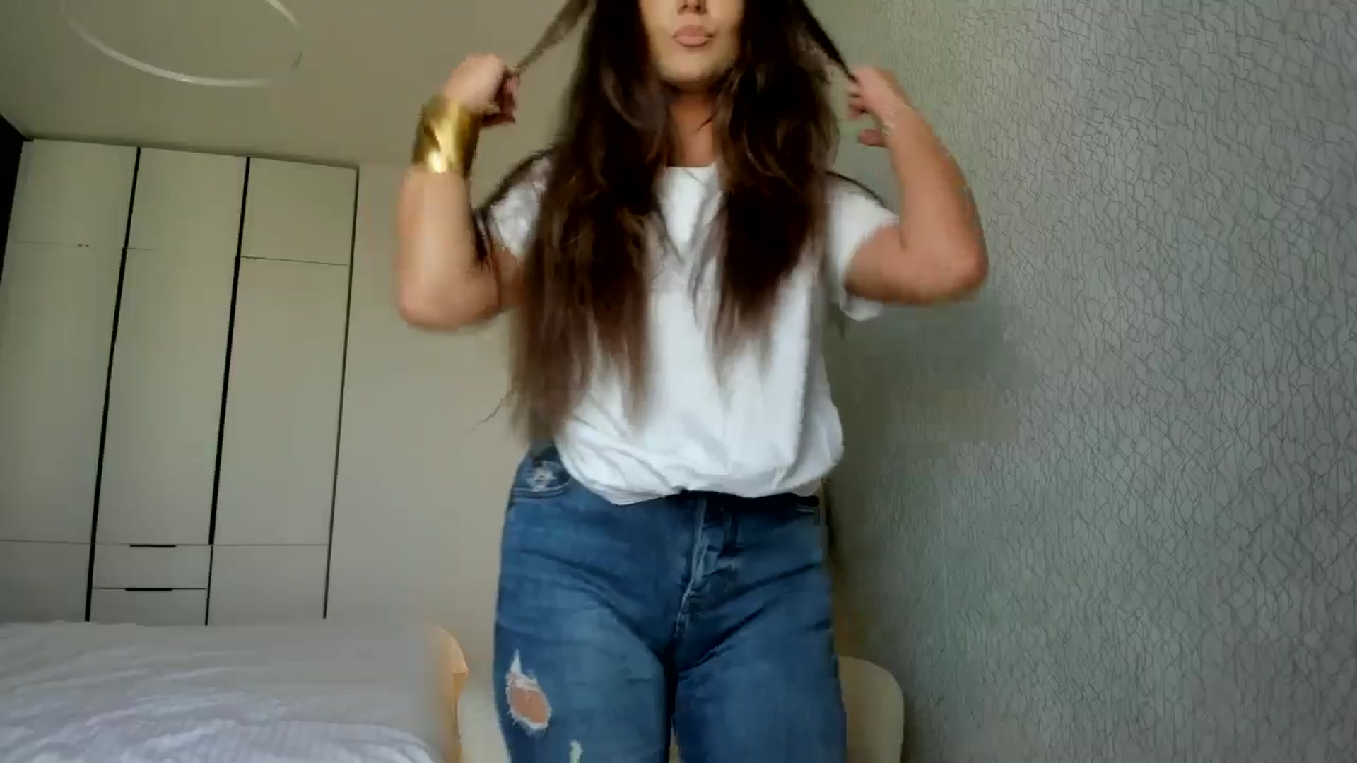Gallery image thumbnail from Eve___'s myfreecams stream on, 05/10/2024, 15:11 image 14 of 20
