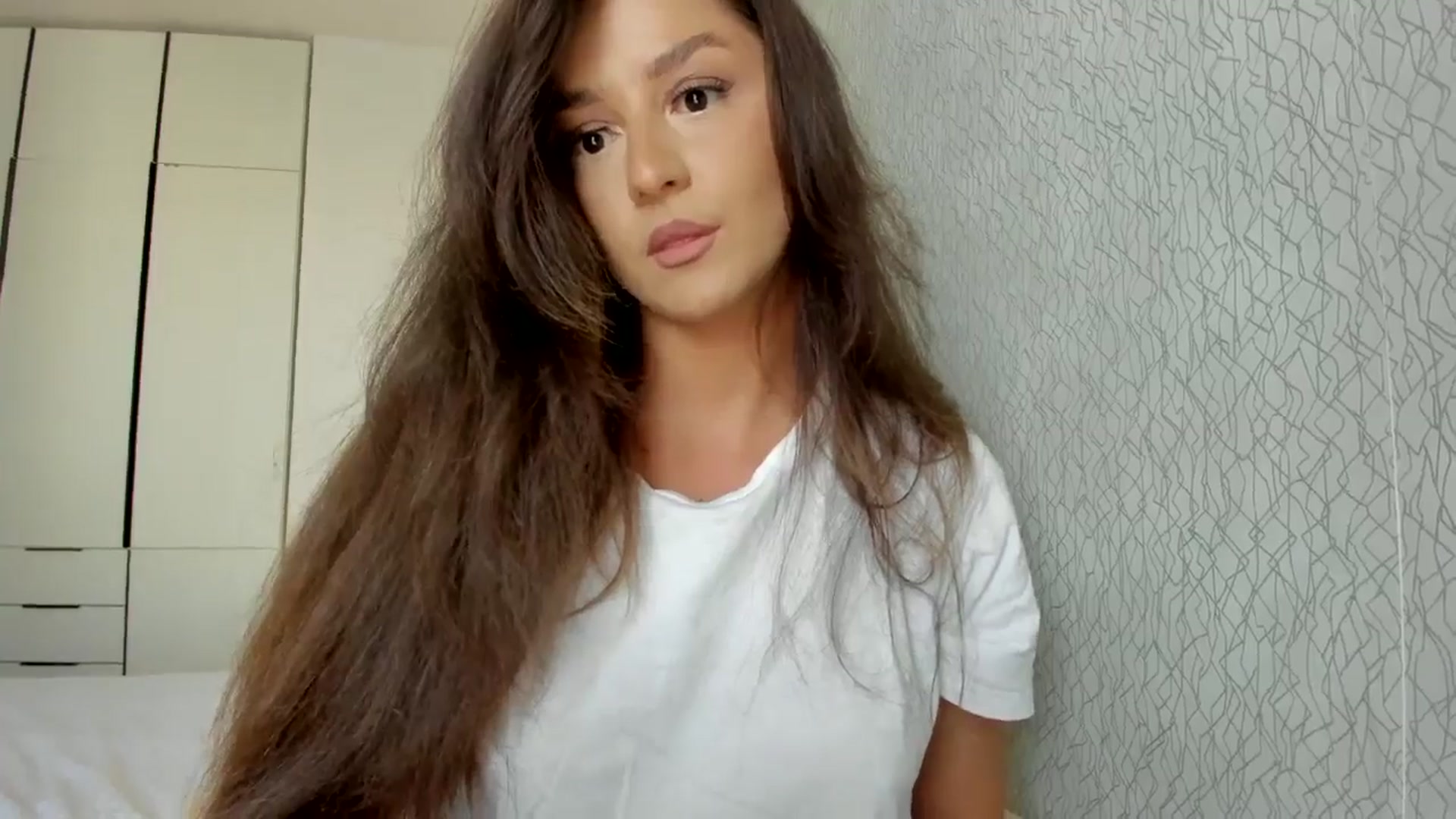 Gallery image thumbnail from Eve___'s myfreecams stream on, 05/10/2024, 15:11 image 16 of 20