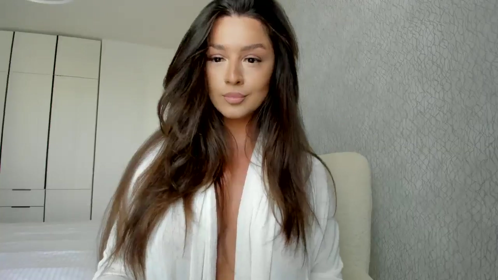 Gallery image thumbnail from Eve___'s myfreecams stream on, 05/10/2024, 15:11 image 8 of 20