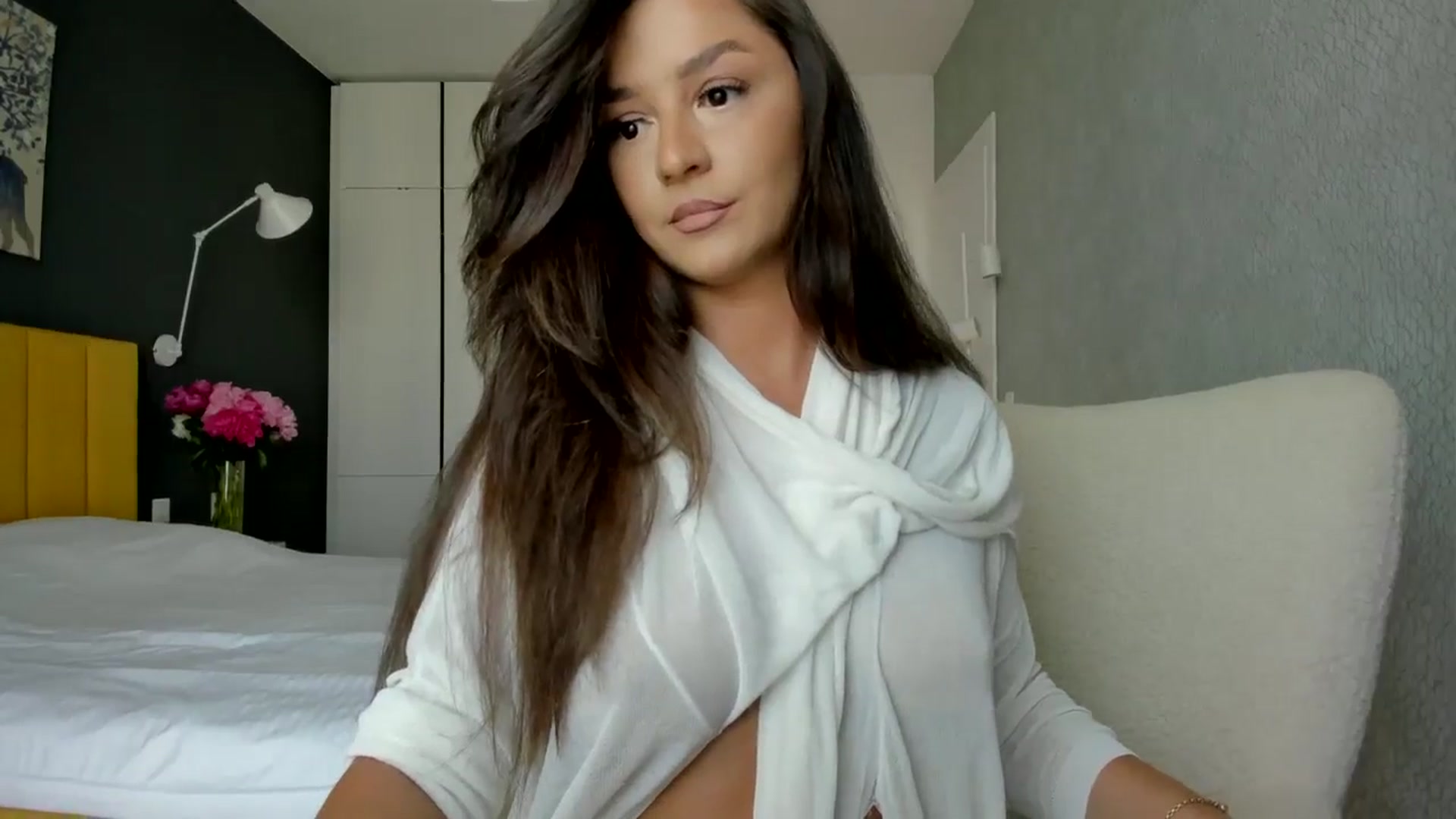 Gallery image thumbnail from Eve___'s myfreecams stream on, 05/10/2024, 15:11 image 2 of 20