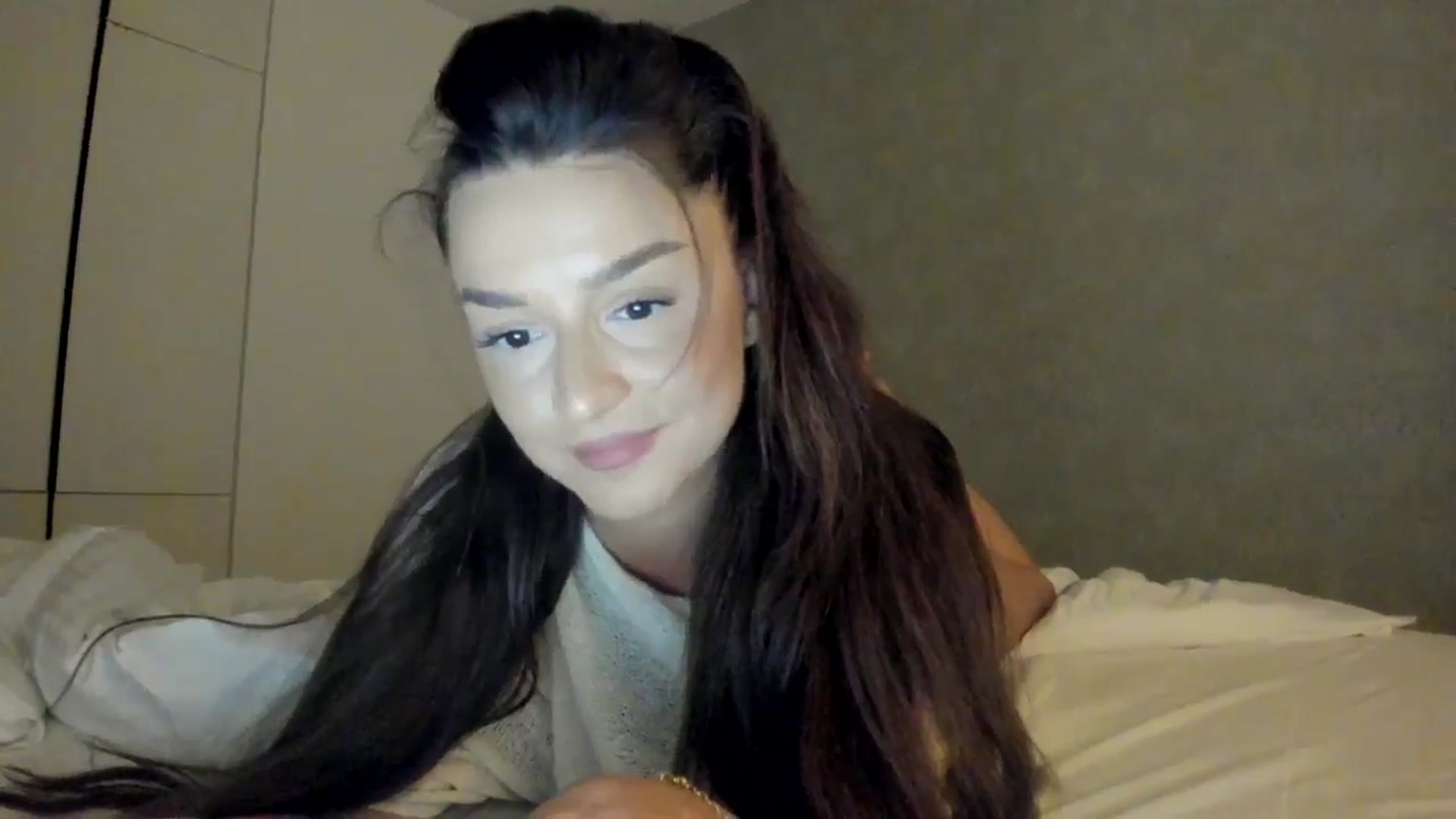 Gallery image thumbnail from Eve___'s myfreecams stream on, 05/16/2024, 16:25 image 3 of 20