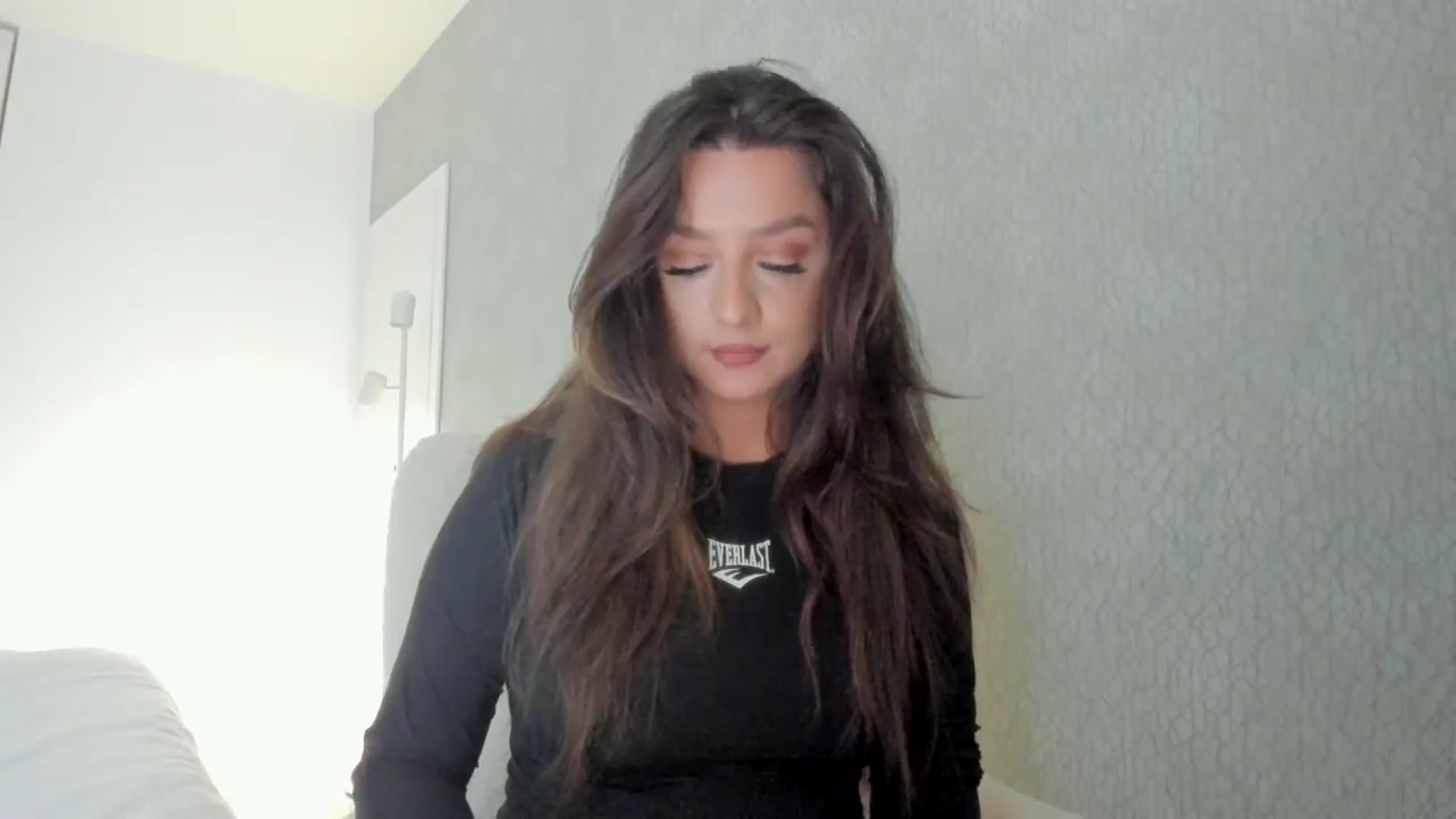 Gallery image thumbnail from Eve___'s myfreecams stream on, 05/17/2024, 15:31 image 15 of 20